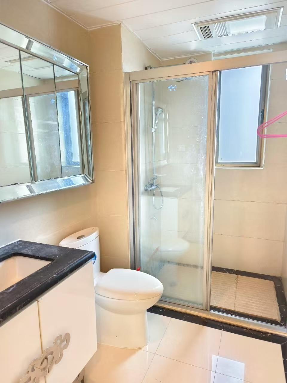 碧桂园 4室2厅2卫 1800.0元/月 碧桂园 4室2厅2卫 1800.0元/月室内图