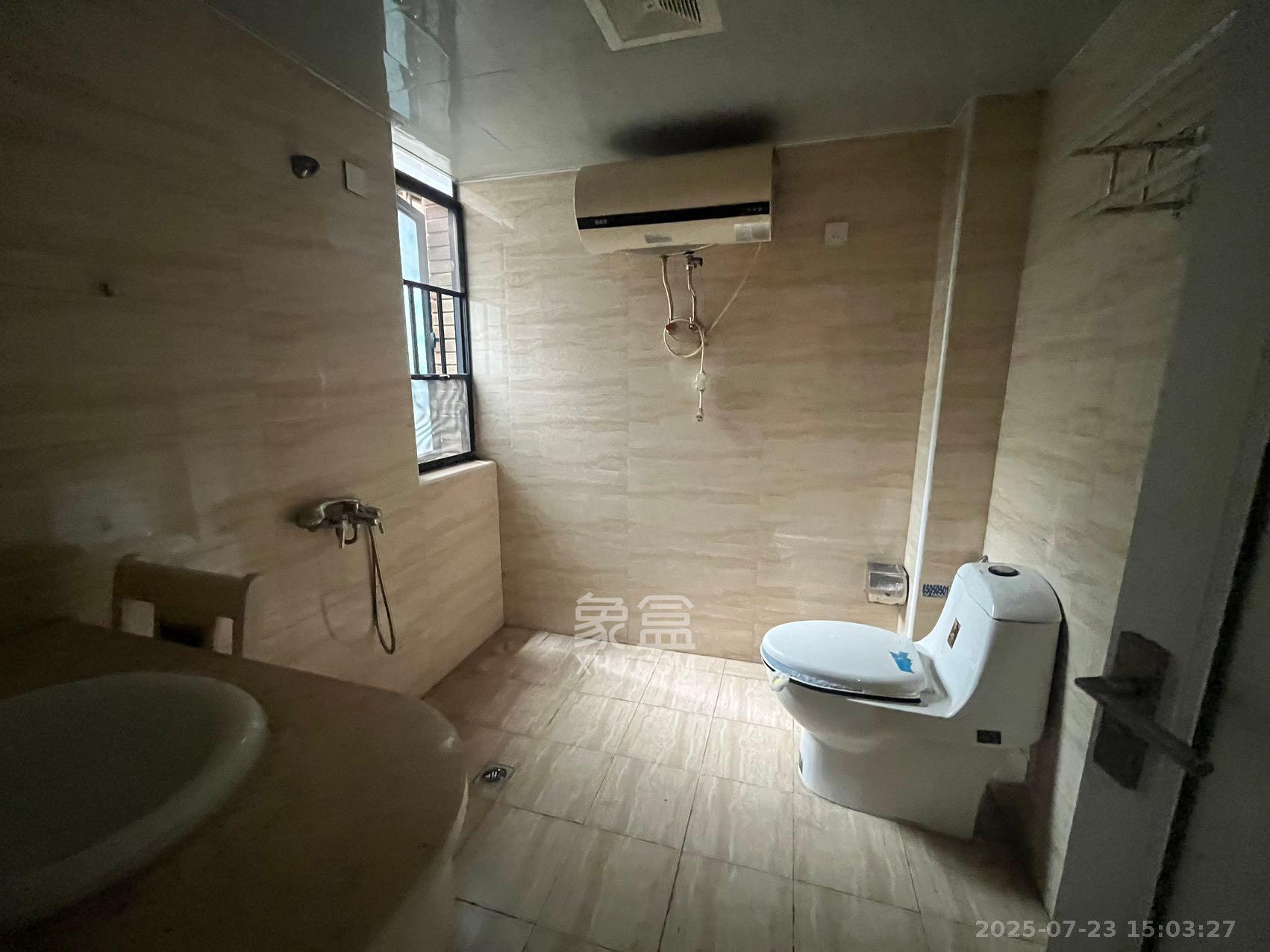 三江花中城 3室2厅1卫 3400.0元/月 三江花中城 3室2厅1卫 3400.0元/月室内图