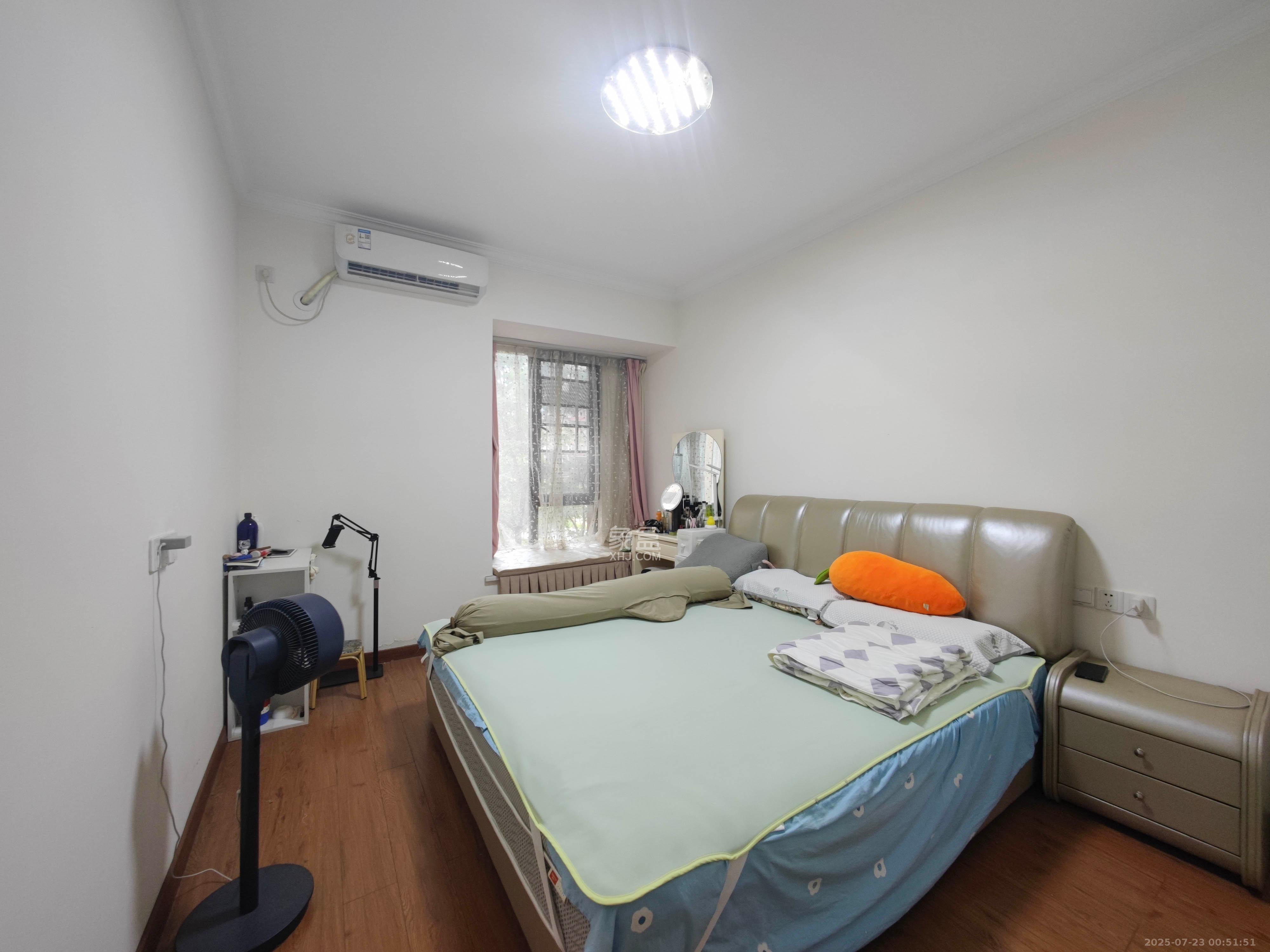 南城印象  3室2厅2卫    86.0万卧室