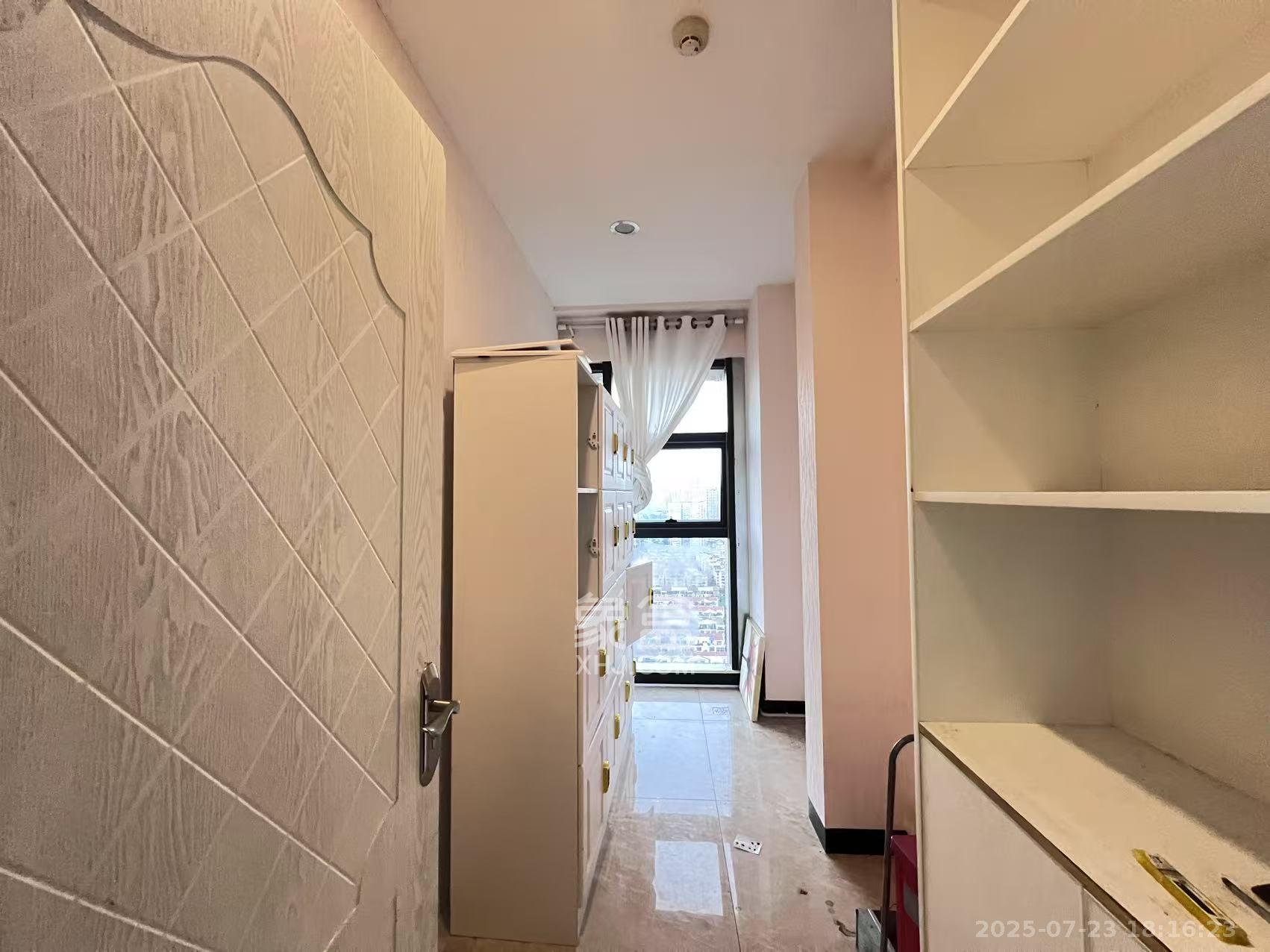 万坤图财富广场 1室1厅1卫 3800.0元/月 万坤图财富广场 1室1厅1卫 3800.0元/月室内图