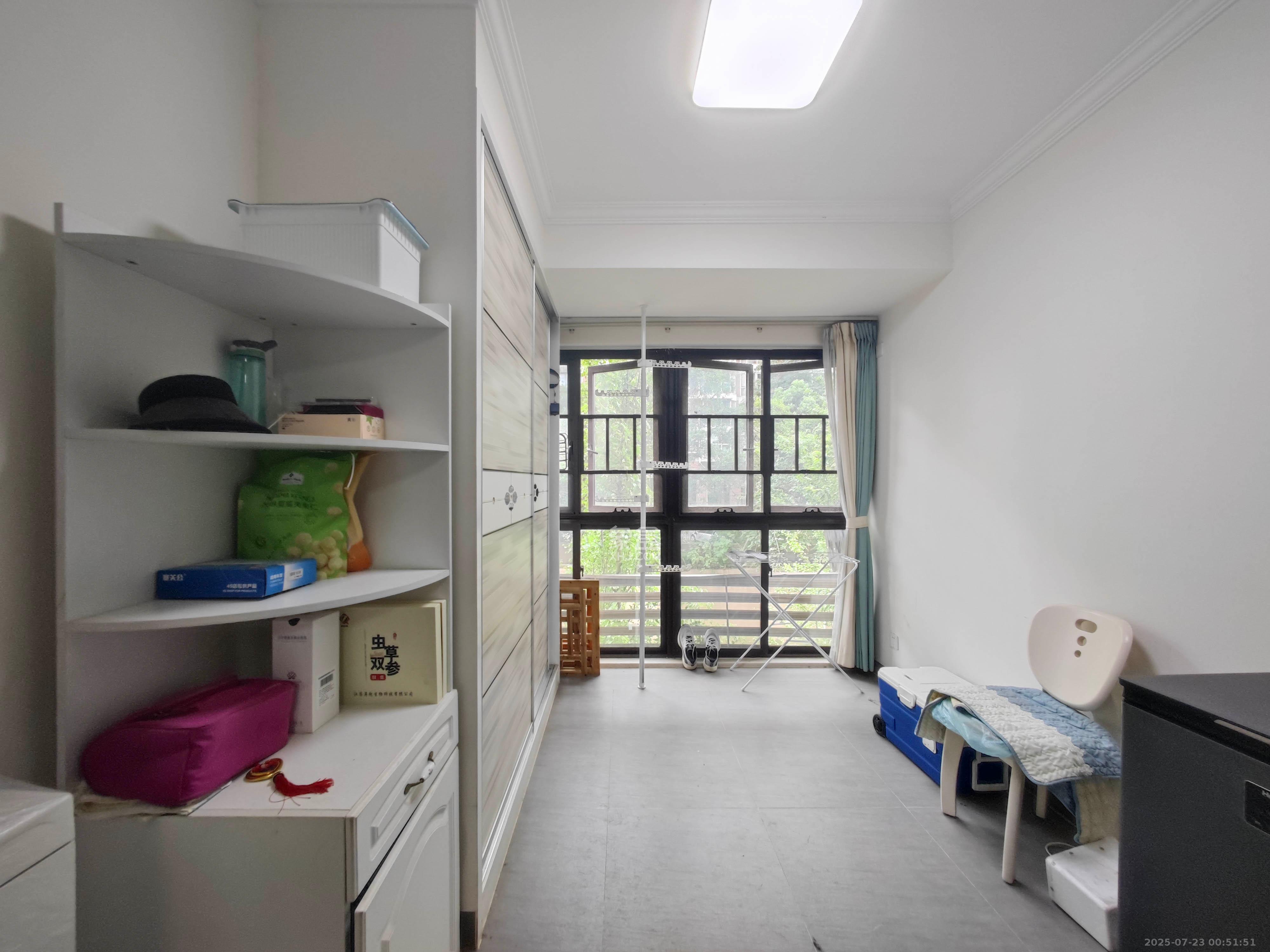 南城印象  3室2厅2卫    86.0万卧室