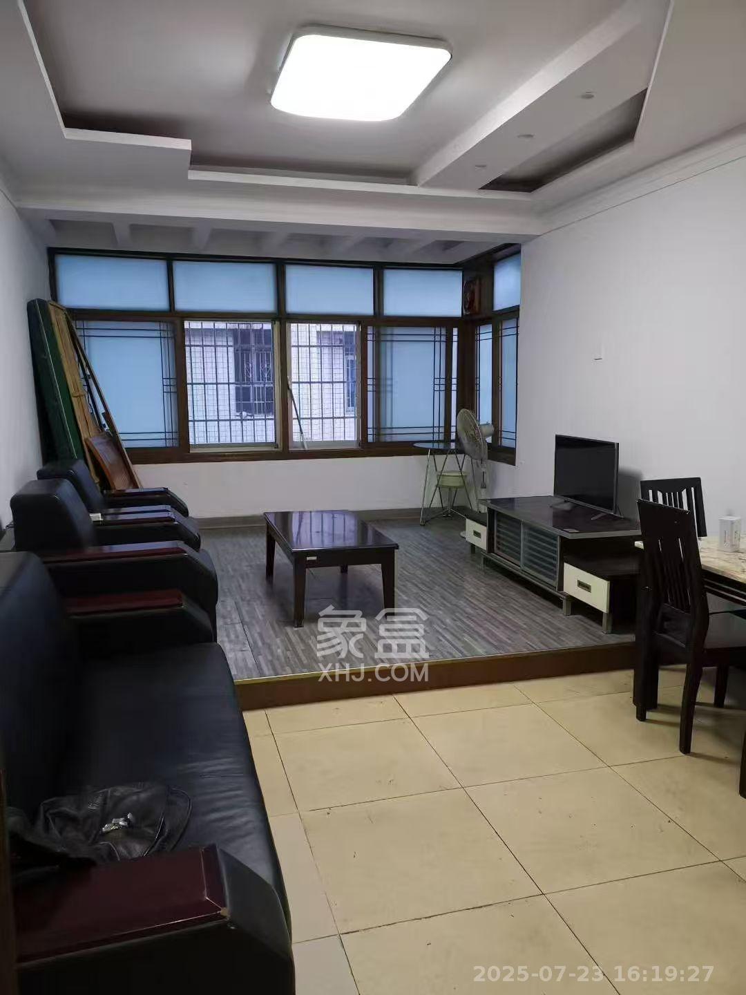 马王堆陶瓷城新合区 3室2厅1卫 2200.0元/月 马王堆陶瓷城新合区 3室2厅1卫 2200.0元/月室内图