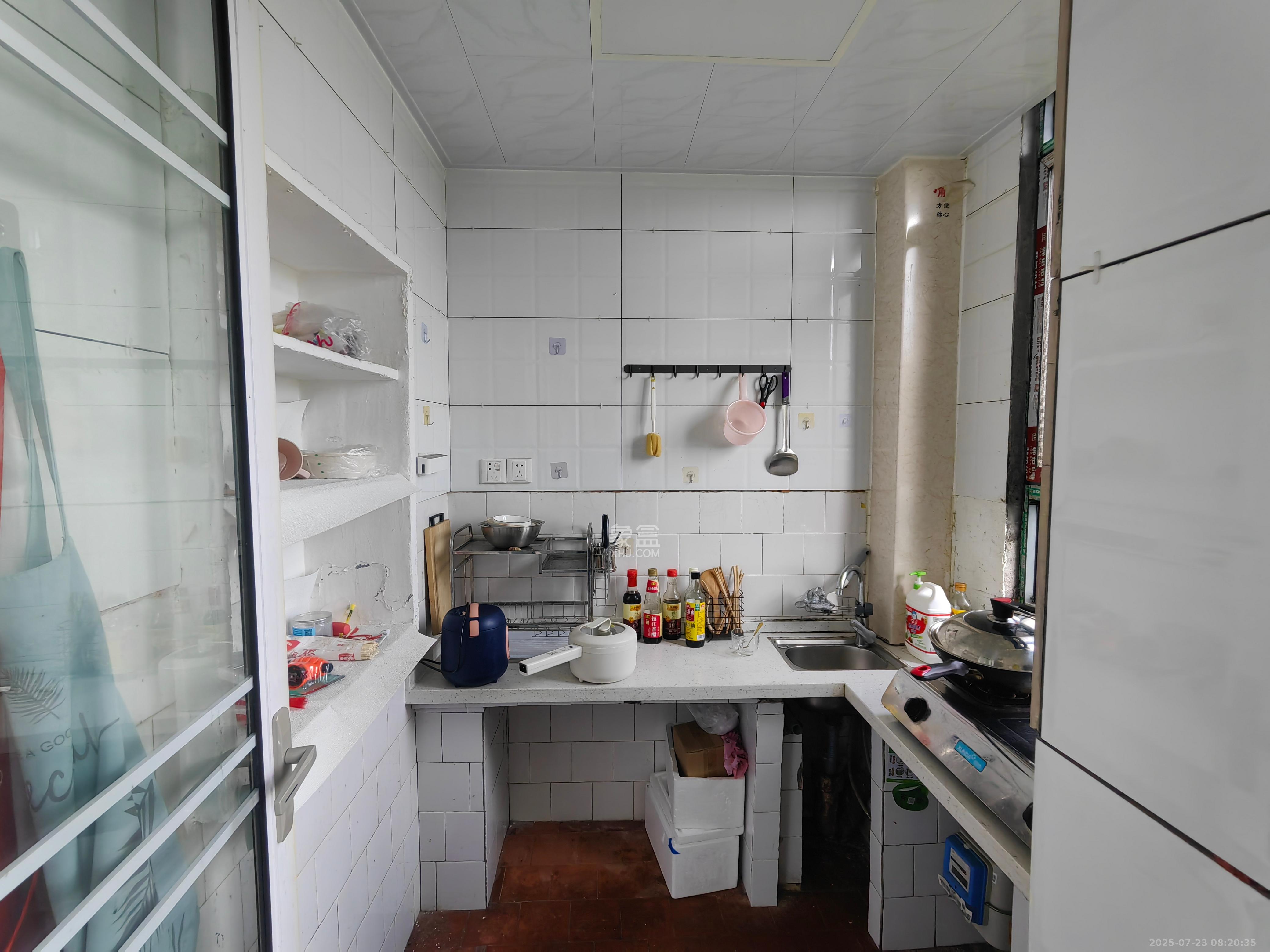 汽制宿舍 2室2厅1卫 1200.0元/月 汽制宿舍 2室2厅1卫 1200.0元/月室内图