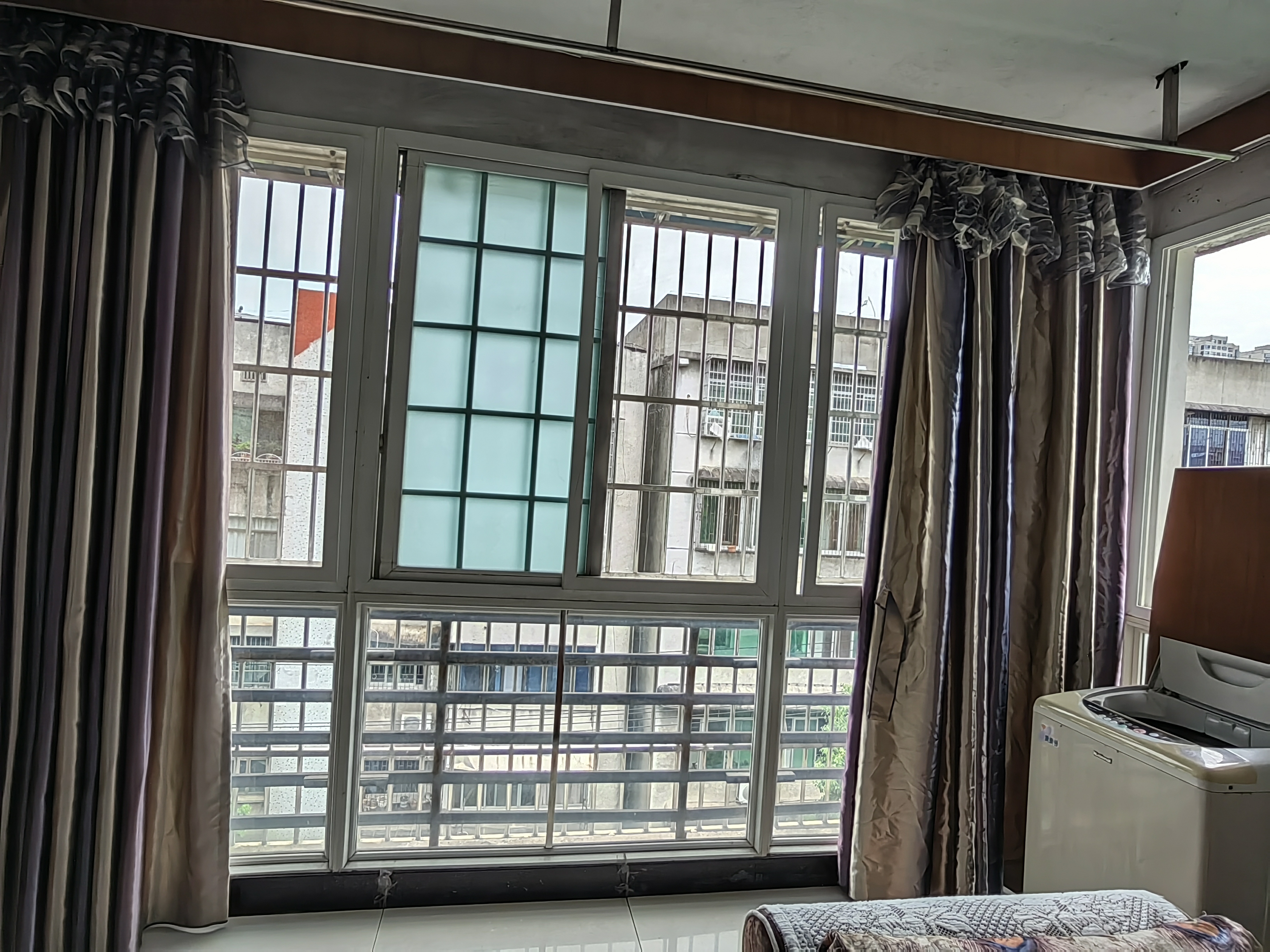 秀水俪园 3室2厅1卫 1000.0元/月 秀水俪园 3室2厅1卫 1000.0元/月室内图