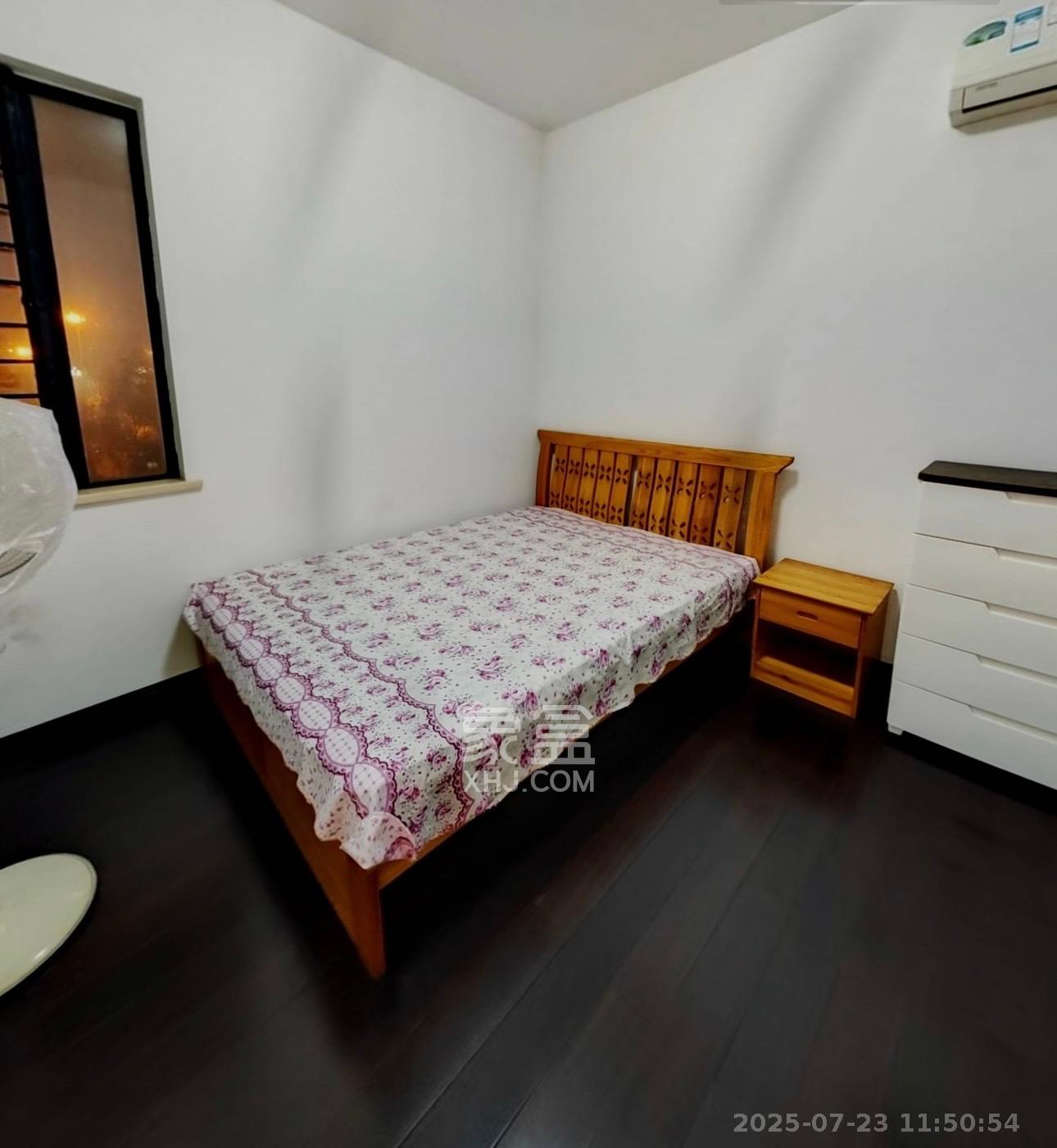 藏珑湖上国际花园 4室2厅2卫 3400.0元/月 藏珑湖上国际花园 4室2厅2卫 3400.0元/月室内图