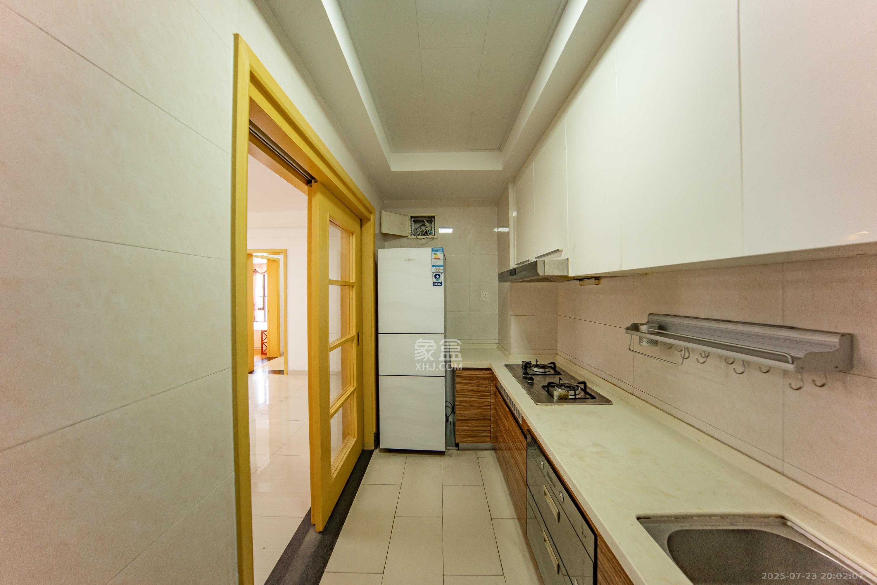 中海国际四期  3室2厅1卫    68.2万 中海国际四期  3室2厅1卫    68.2万厨房