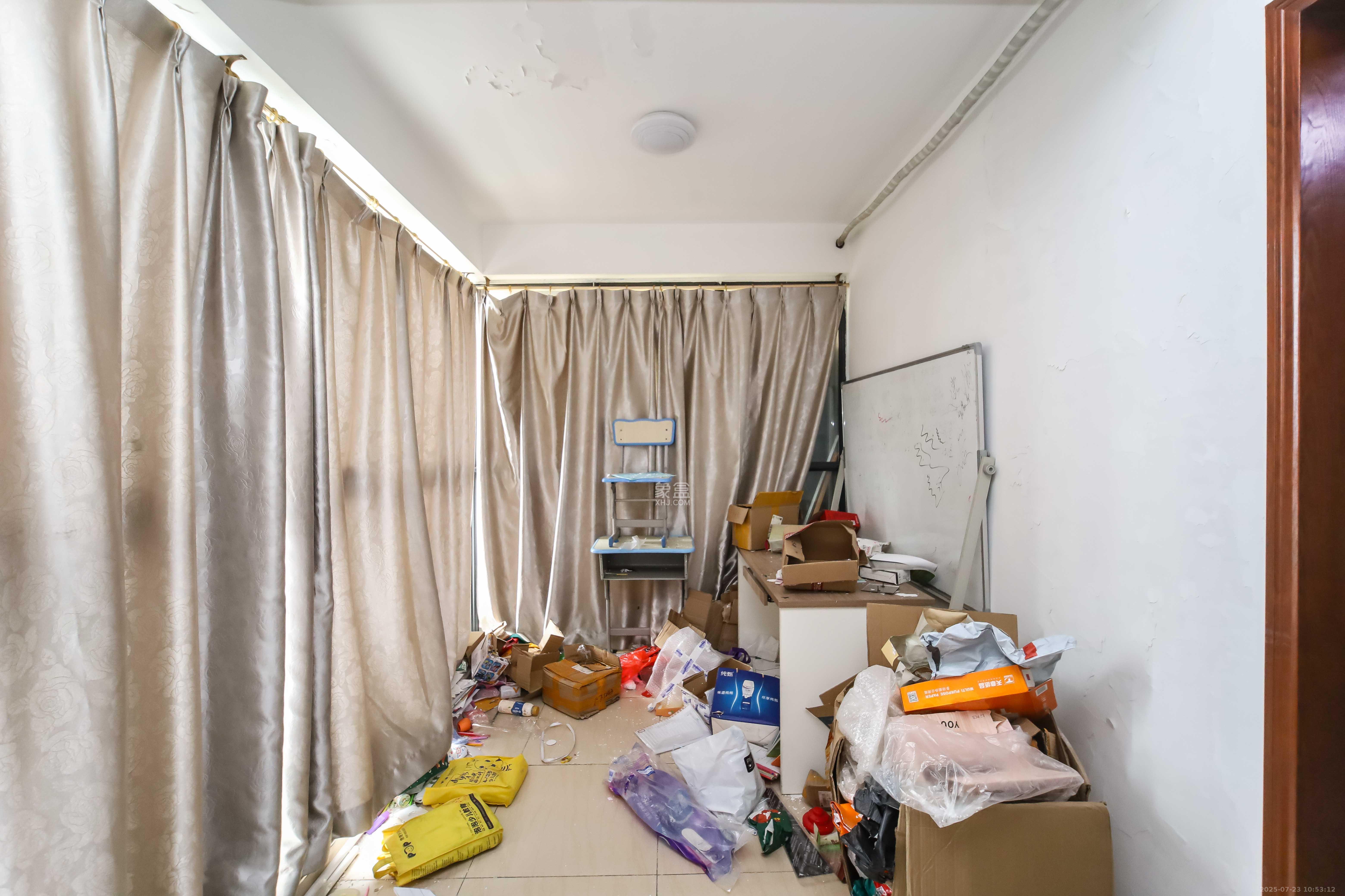 华城广场  2室2厅1卫    2800.0元/月室内图