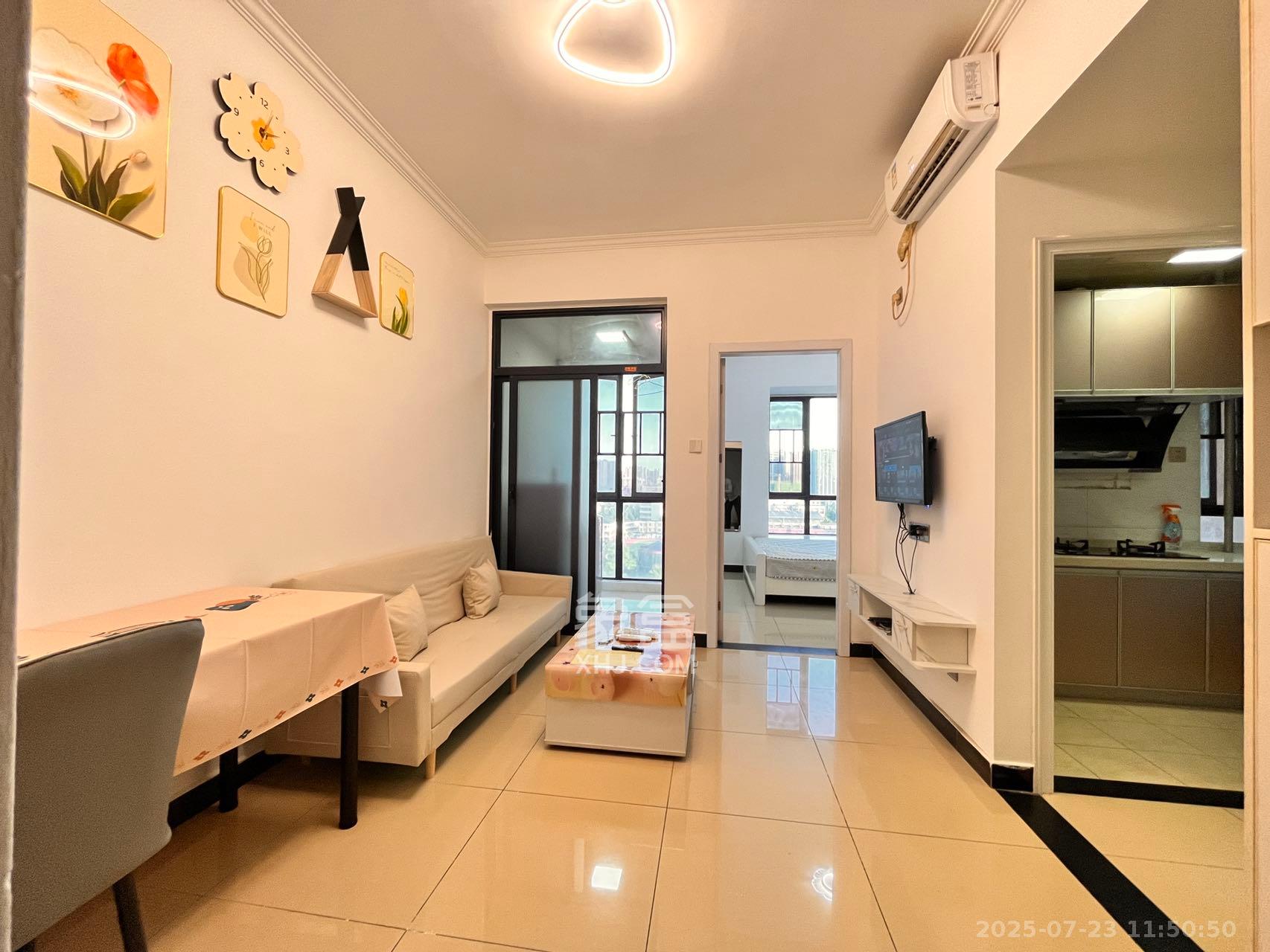 荣悦台 1室1厅1卫 2500.0元/月 荣悦台 1室1厅1卫 2500.0元/月室内图