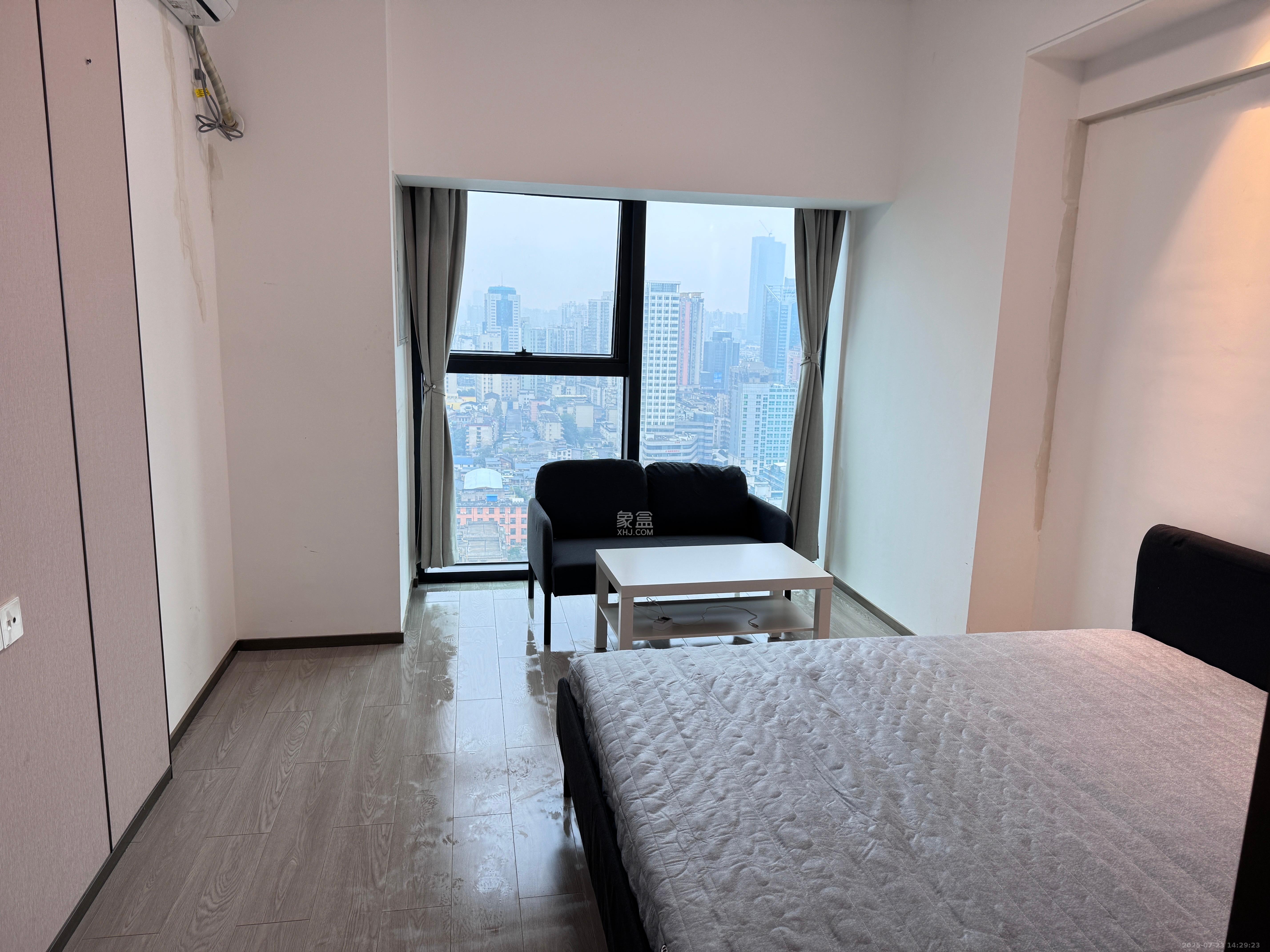 华润置地中心 1室0厅0卫 2300.0元/月 华润置地中心 1室0厅0卫 2300.0元/月室内图