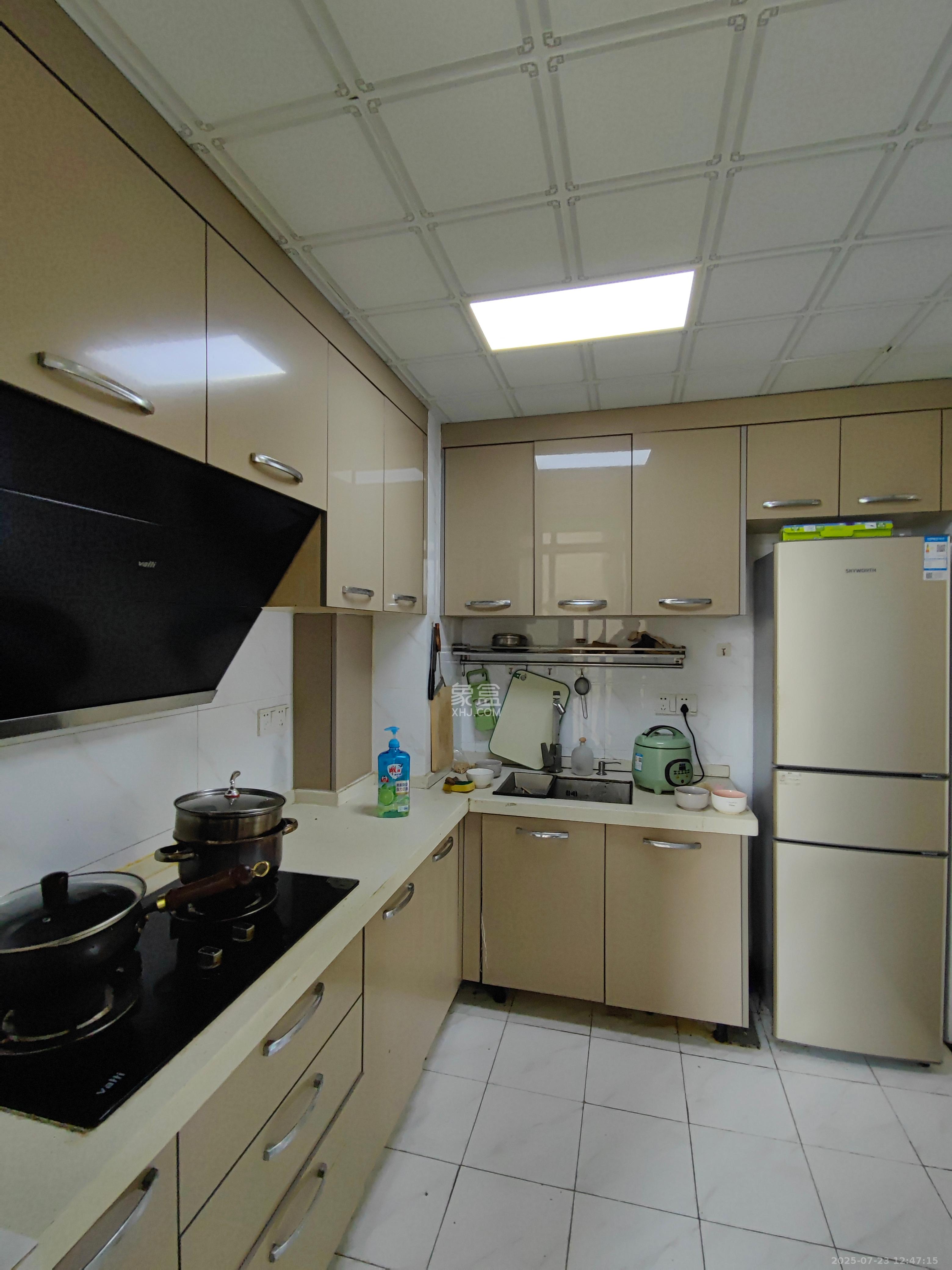 中建梅溪湖中心  3室2厅2卫    3300.0元/月室内图
