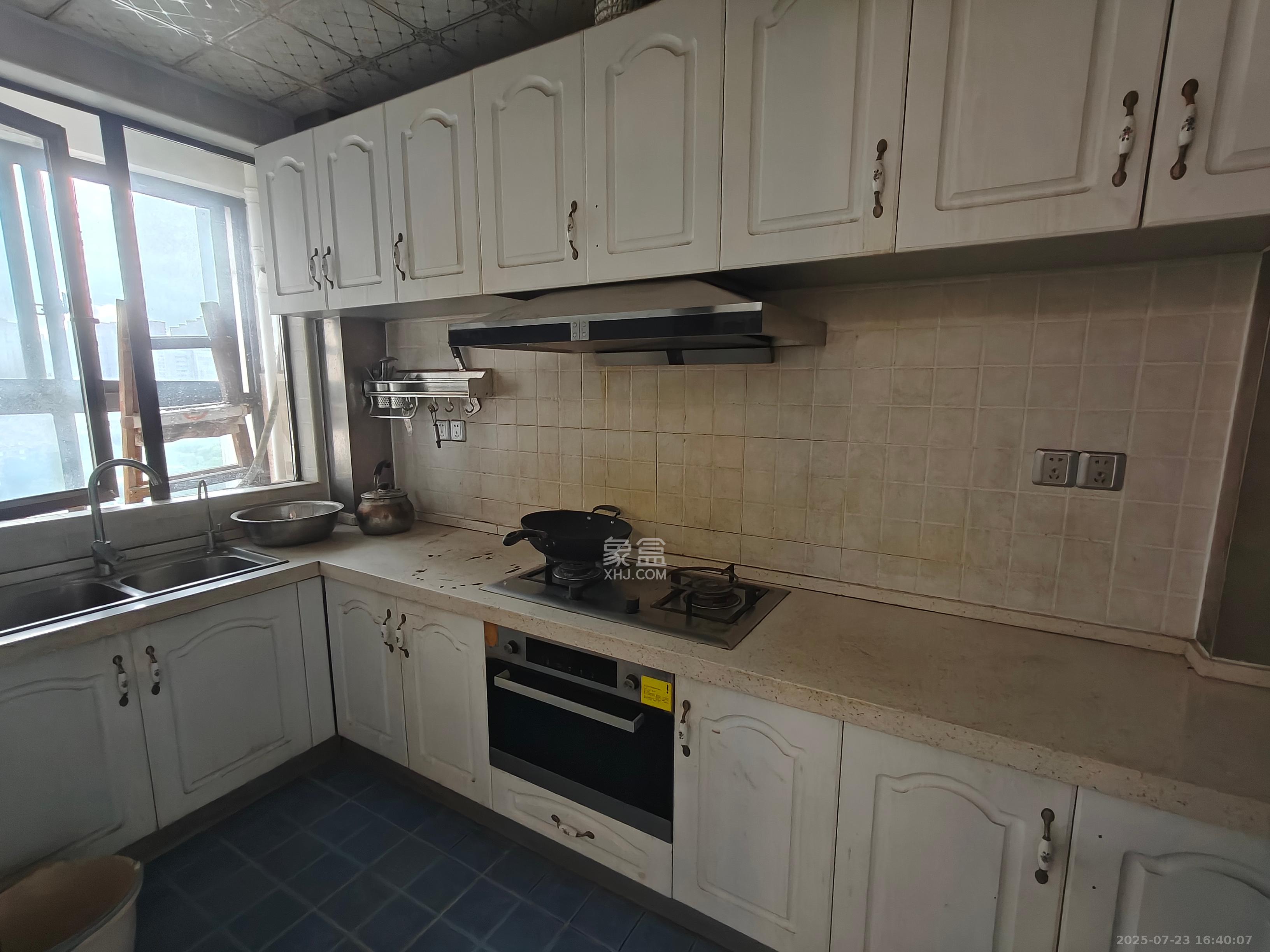 旭辉御府 3室2厅1卫 2400.0元/月 旭辉御府 3室2厅1卫 2400.0元/月室内图