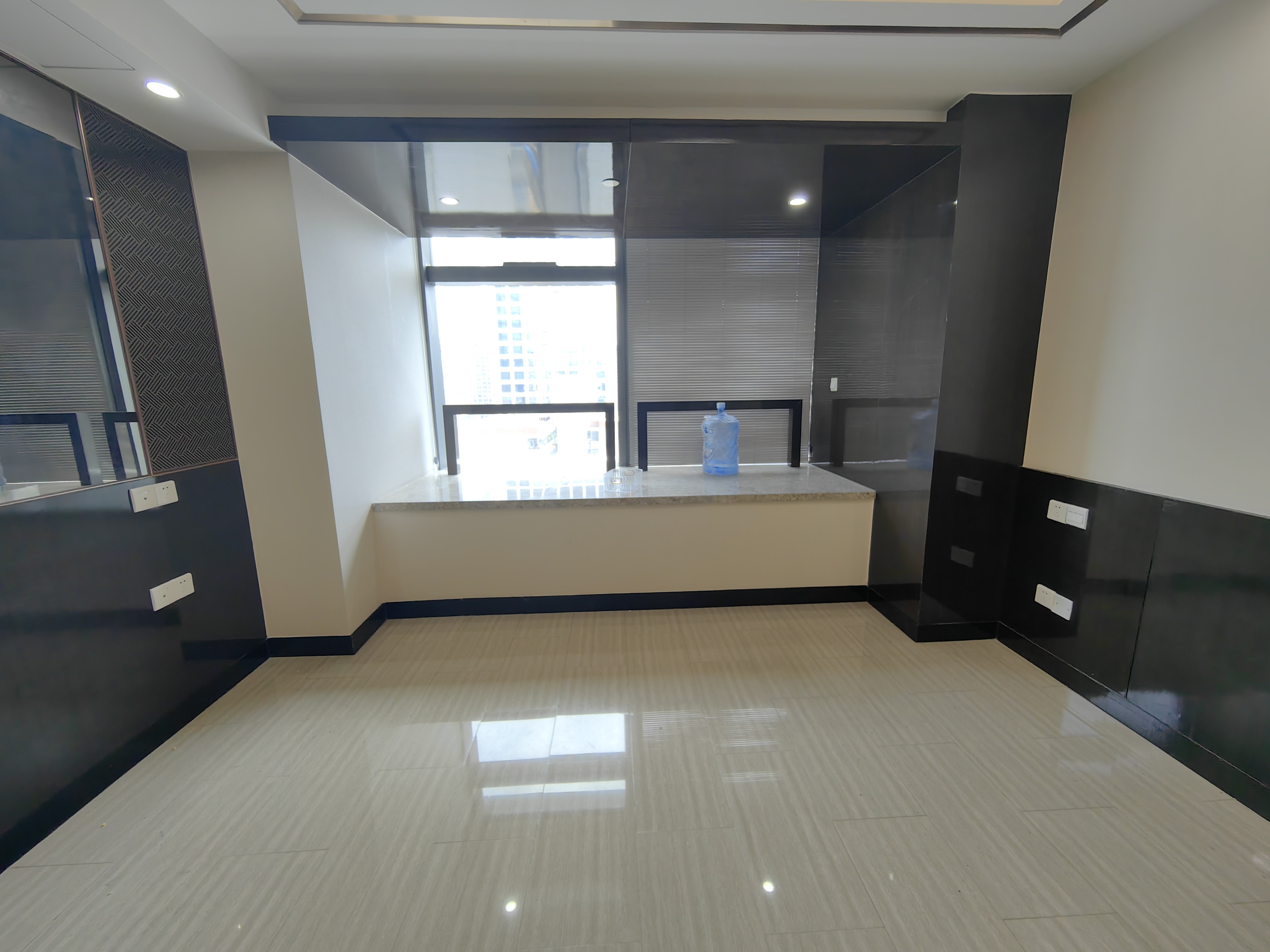 海航国际广场 1室1厅1卫 2800.0元/月 海航国际广场 1室1厅1卫 2800.0元/月室内图