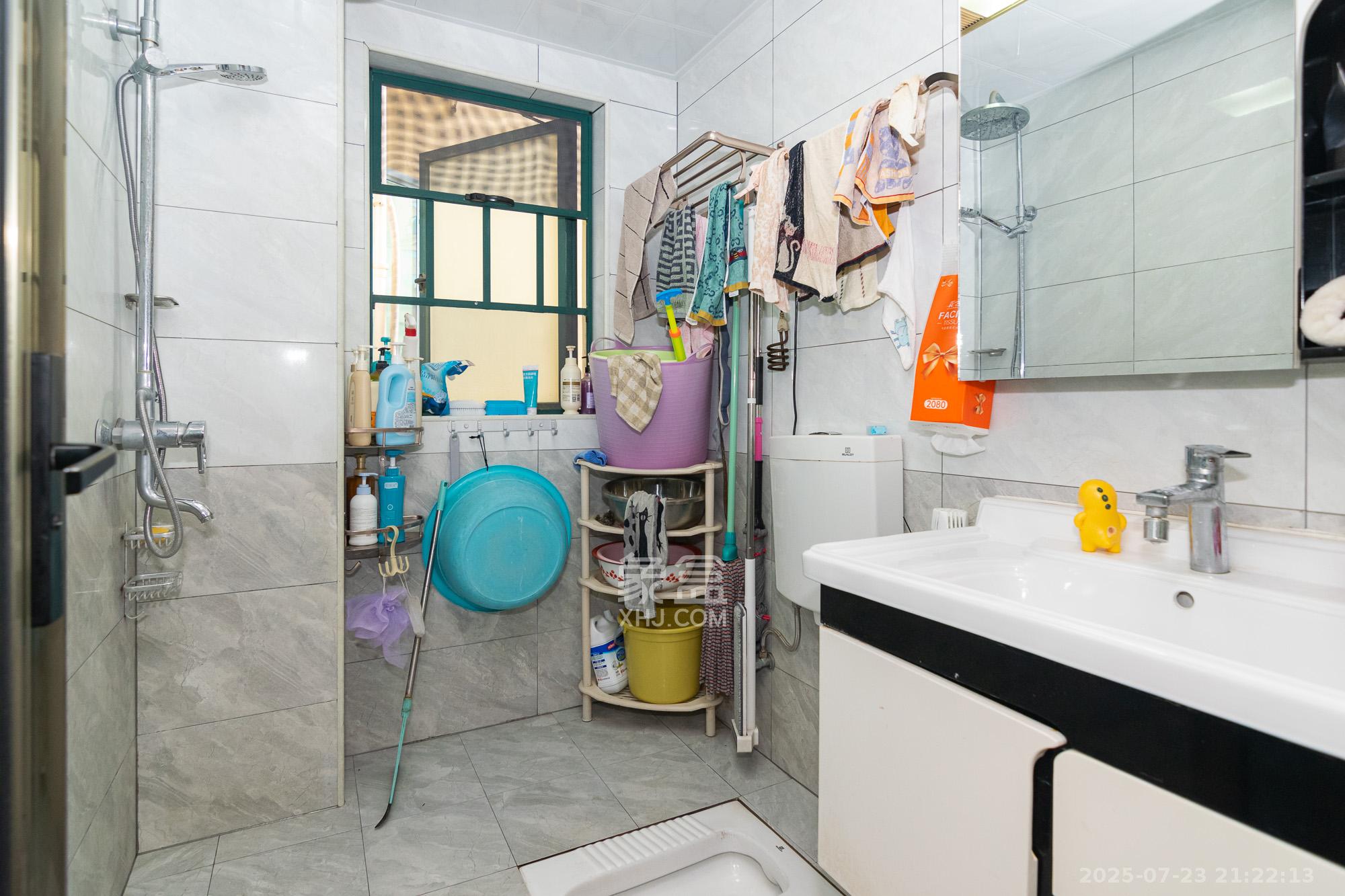 富基世纪公园 3室2厅1卫 53.0万 富基世纪公园 3室2厅1卫 53.0万卫生间