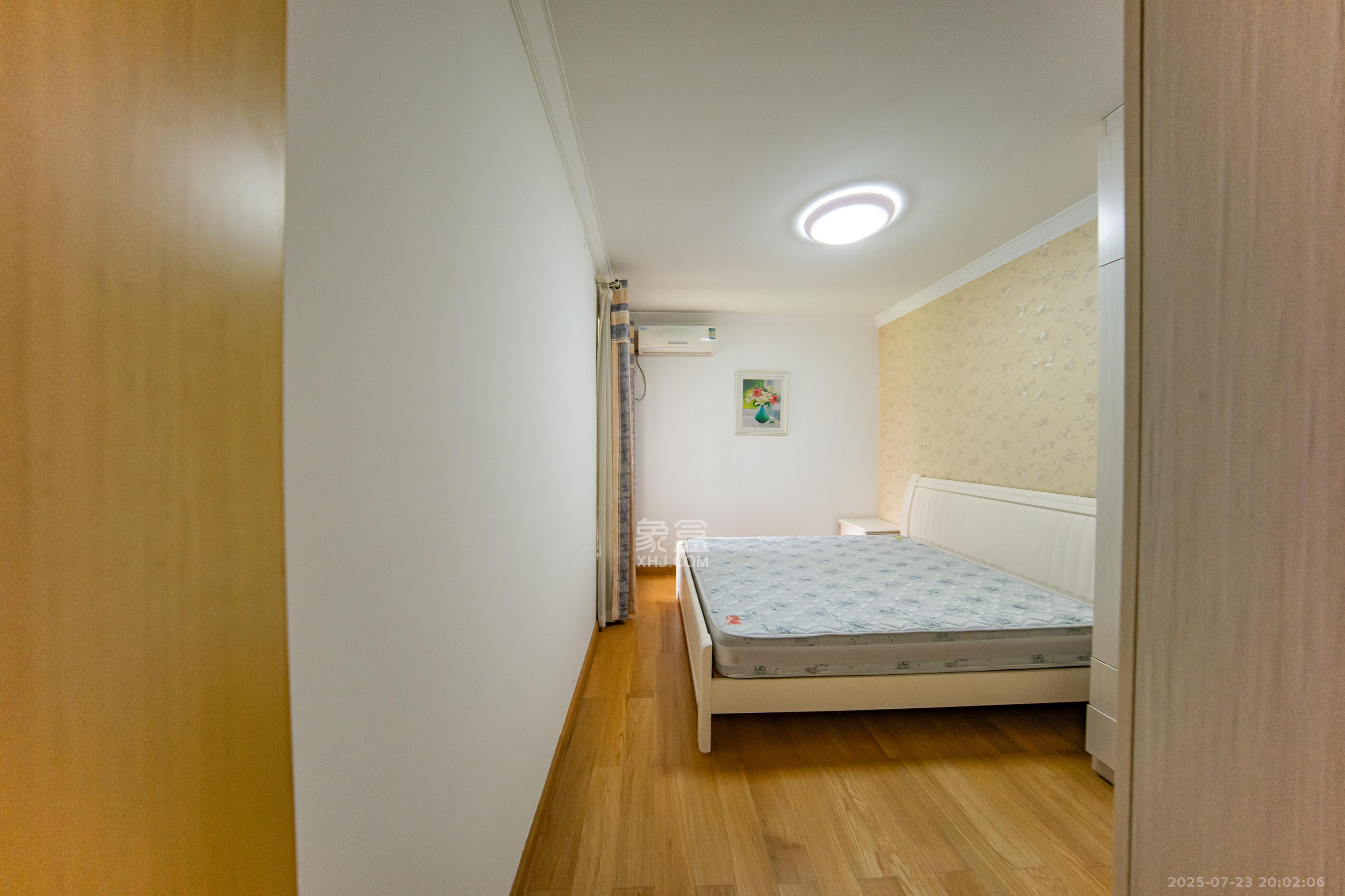 中海国际四期  3室2厅1卫    68.2万 中海国际四期  3室2厅1卫    68.2万卧室