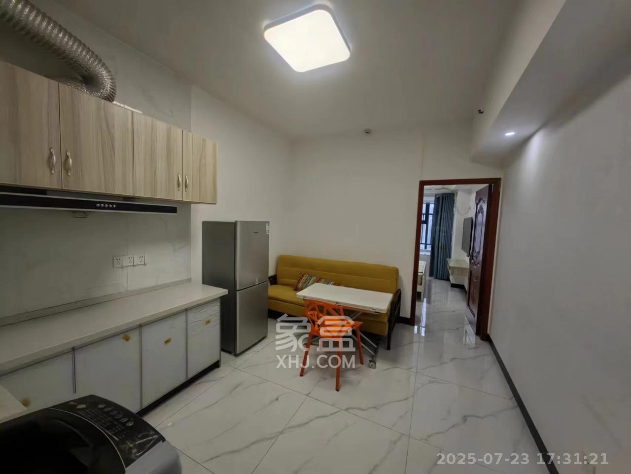 裕天国际商汇中心 1室1厅1卫 1500.0元/月 裕天国际商汇中心 1室1厅1卫 1500.0元/月室内图