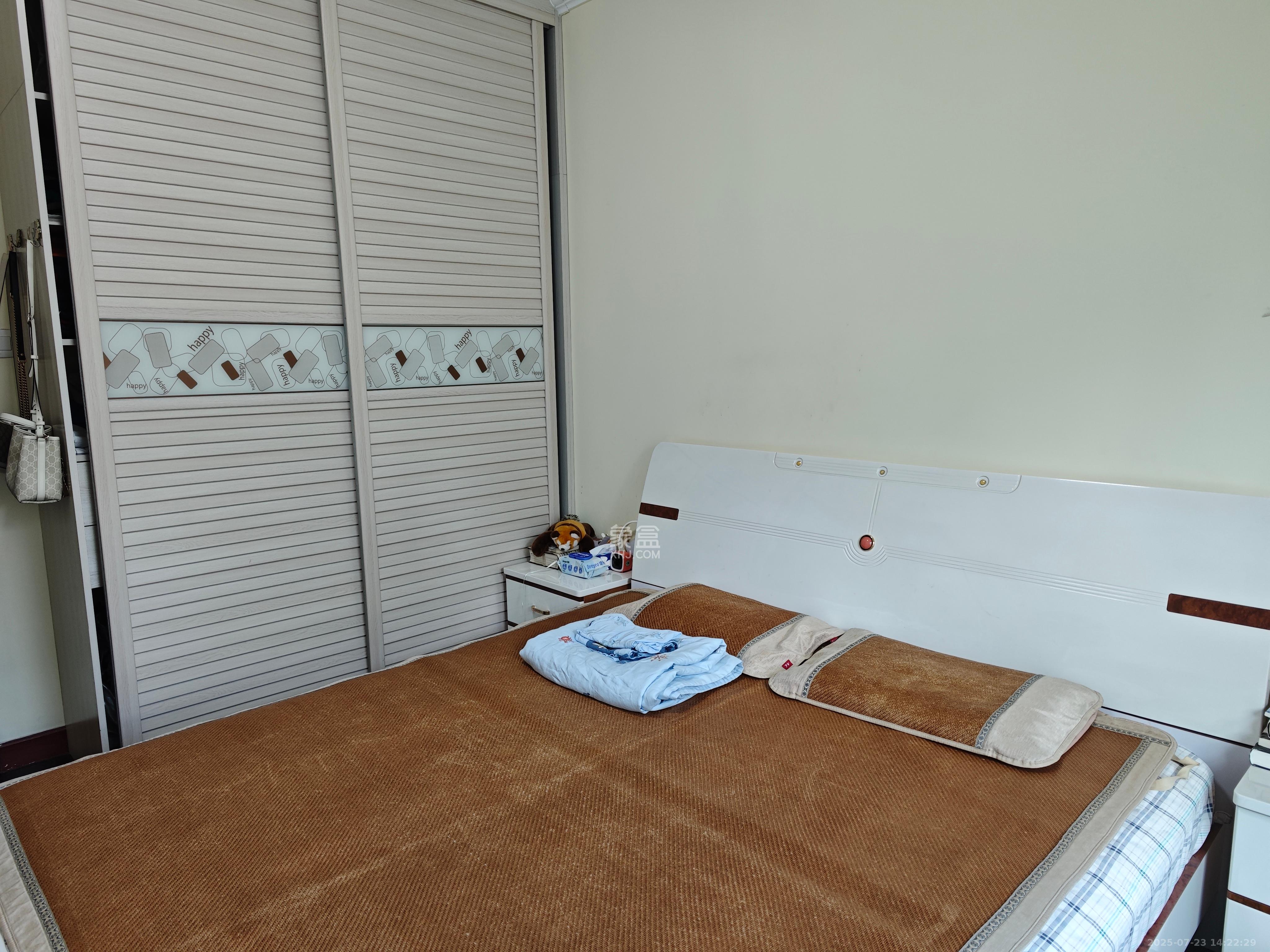 恒大华府  3室2厅1卫   3800.00元/月室内图