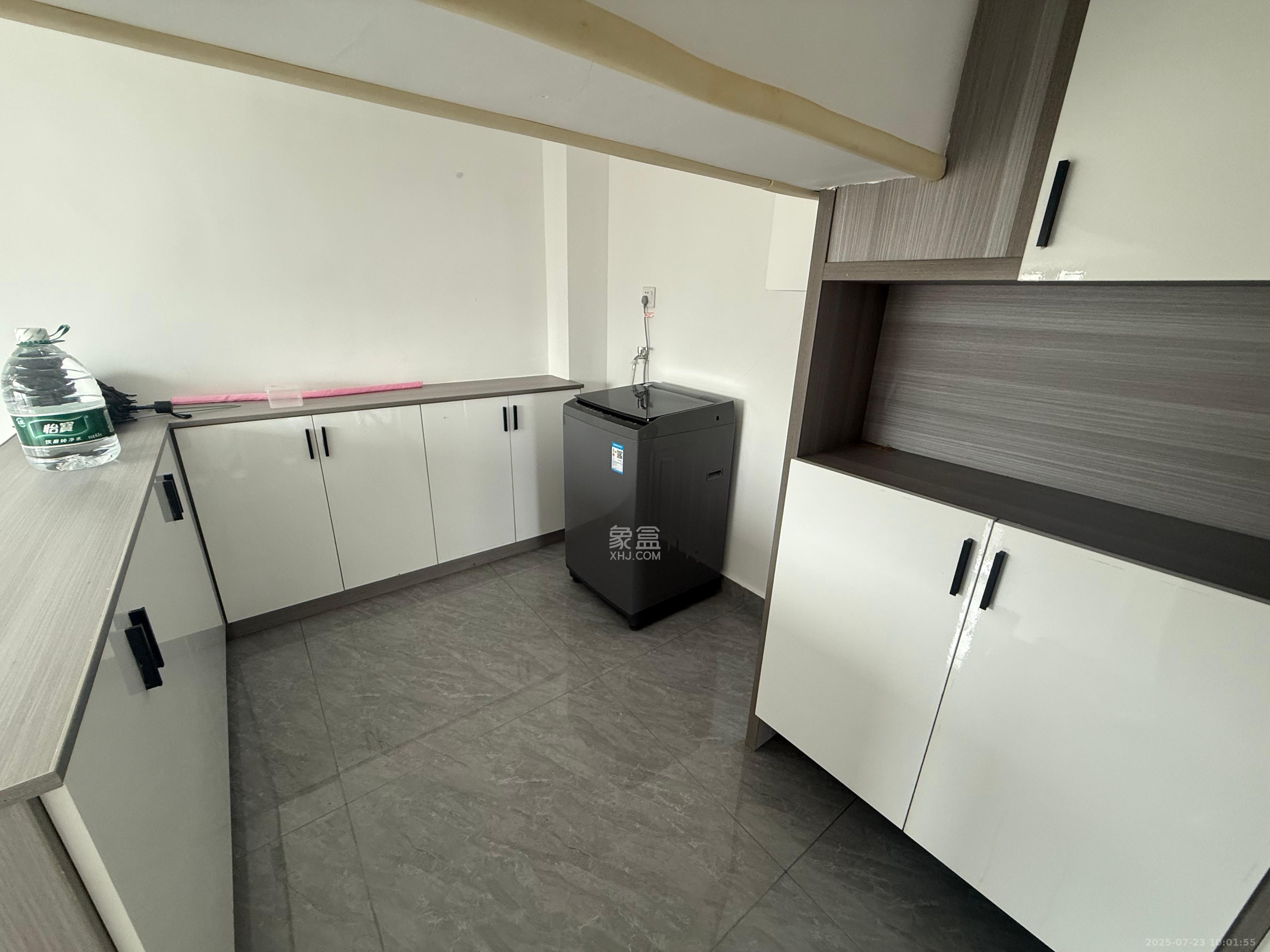 梅溪湖家居建材城 1室1厅1卫 1000.0元/月 梅溪湖家居建材城 1室1厅1卫 1000.0元/月室内图