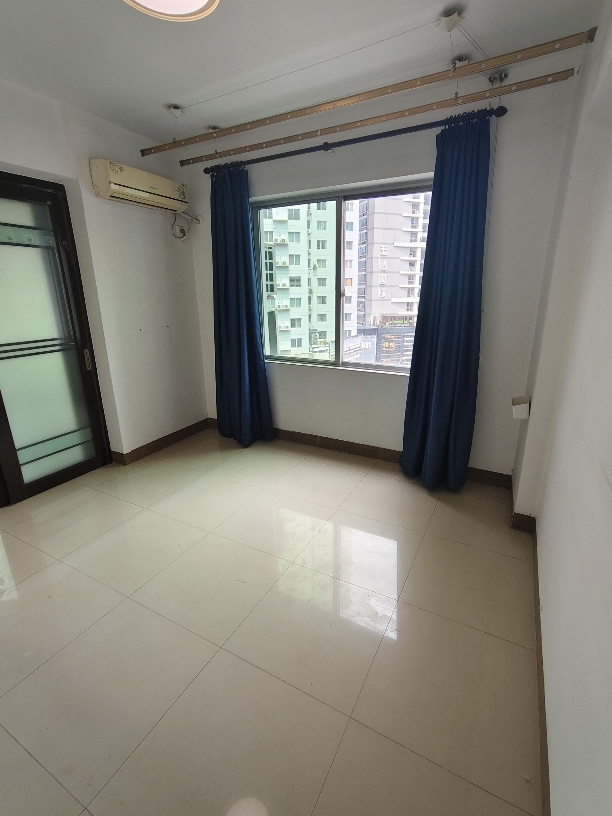 富豪大厦(富豪花园) 3室2厅2卫 2700.0元/月 富豪大厦(富豪花园) 3室2厅2卫 2700.0元/月室内图