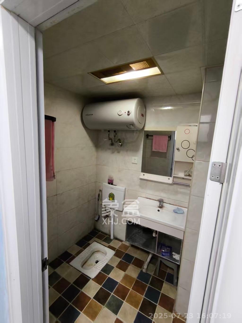 达美D6区  1室1厅1卫   1800.00元/月室内图
