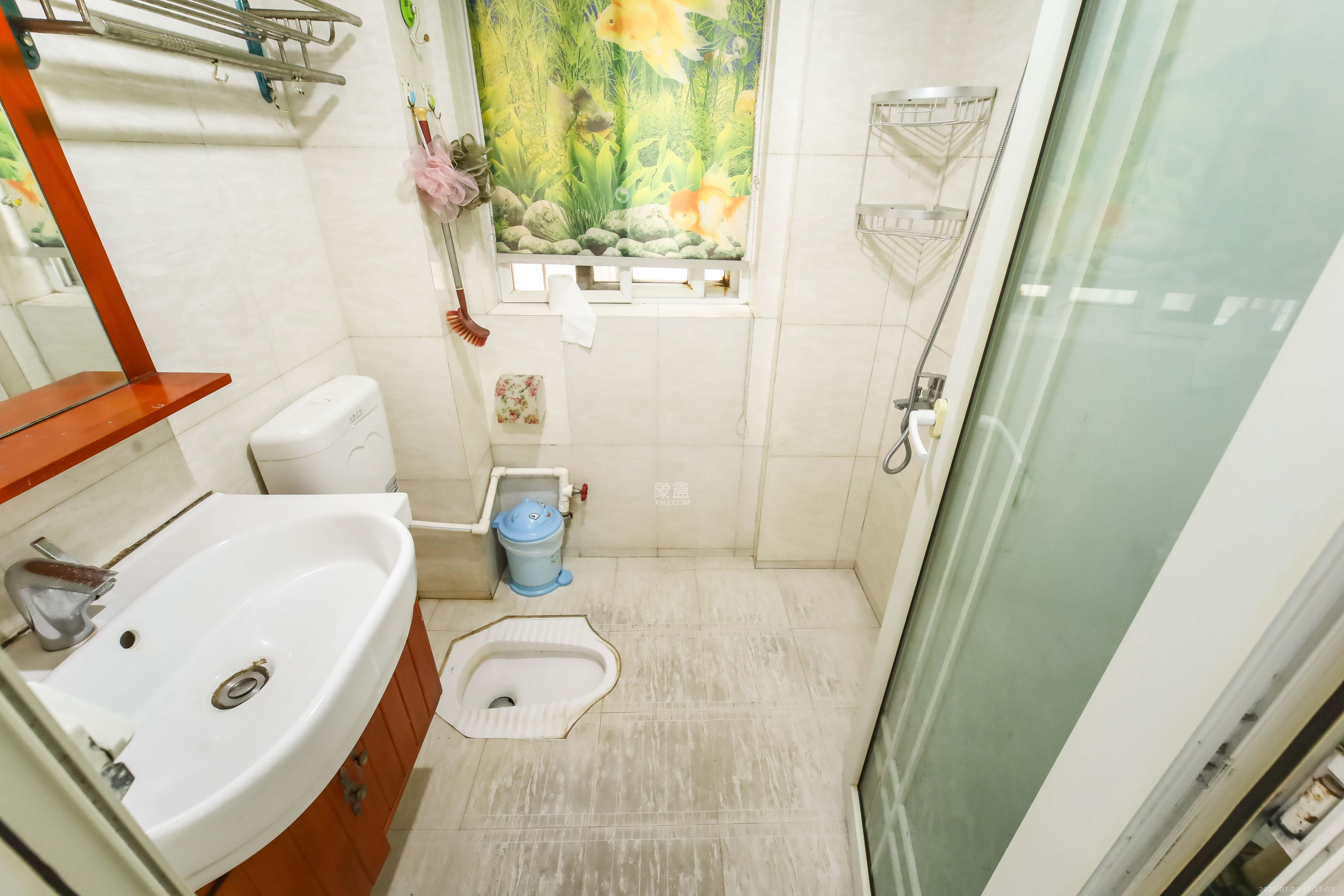 锦绣中星 3室2厅2卫 70.0万 锦绣中星 3室2厅2卫 70.0万卫生间