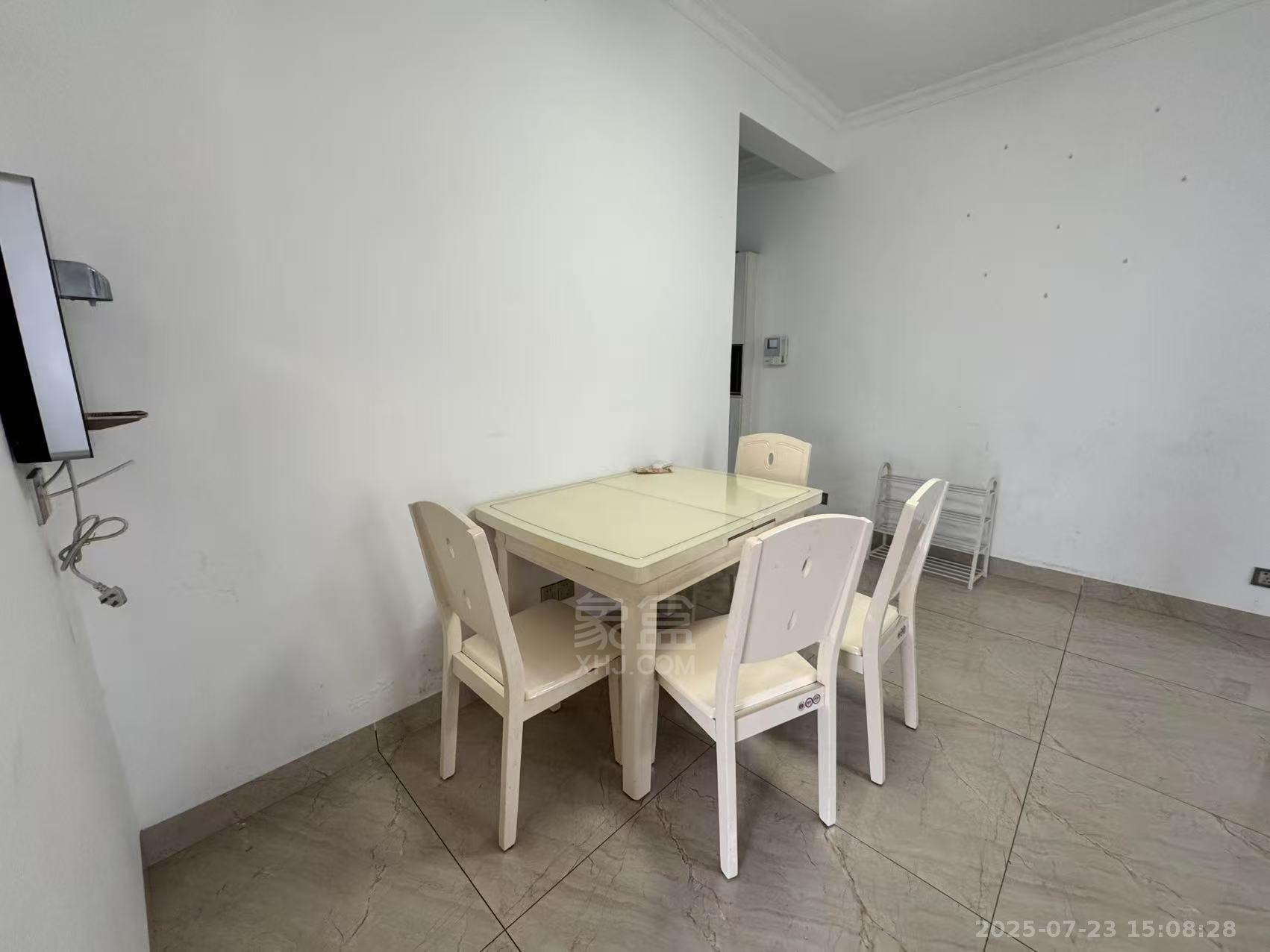 海韵天城  2室2厅1卫    1600.0元/月 海韵天城  2室2厅1卫    1600.0元/月室内图