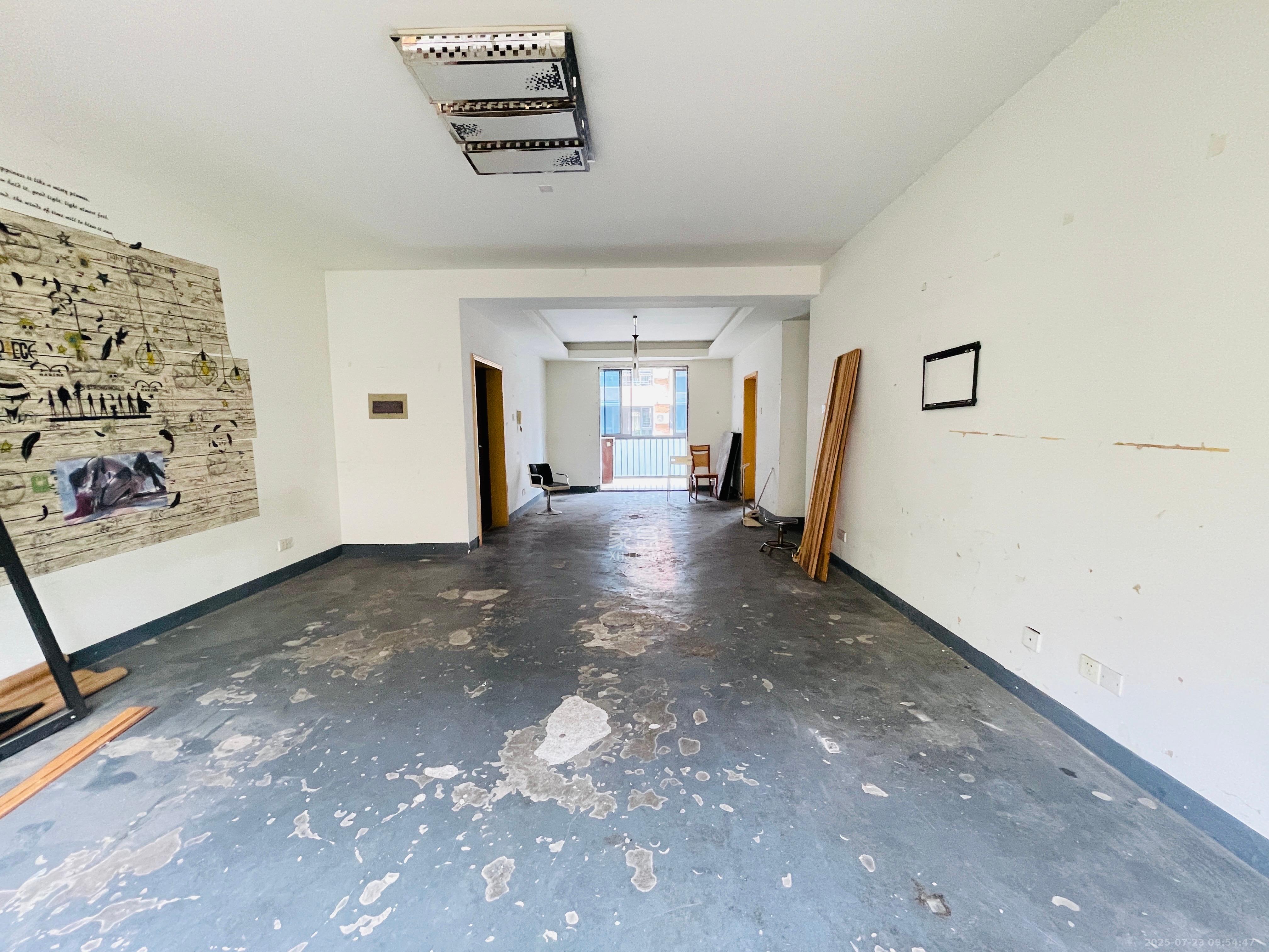 芙蓉公寓  4室2厅1卫    2500.0元/月 芙蓉公寓  4室2厅1卫    2500.0元/月