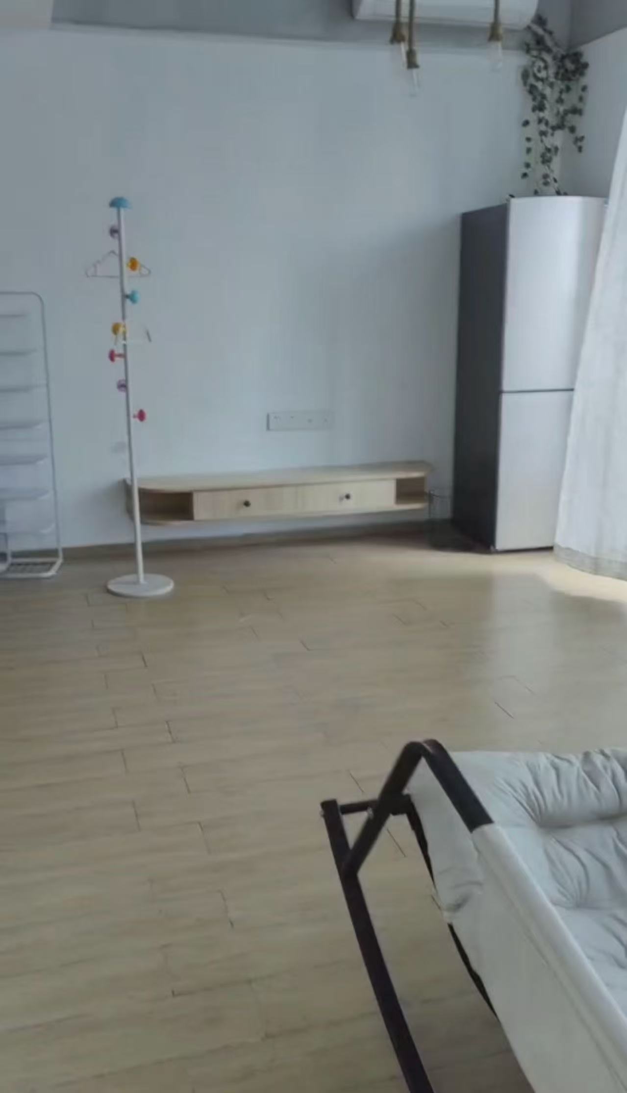 保利中央海岸一二期 2室2厅2卫 2400.0元/月 保利中央海岸一二期 2室2厅2卫 2400.0元/月室内图