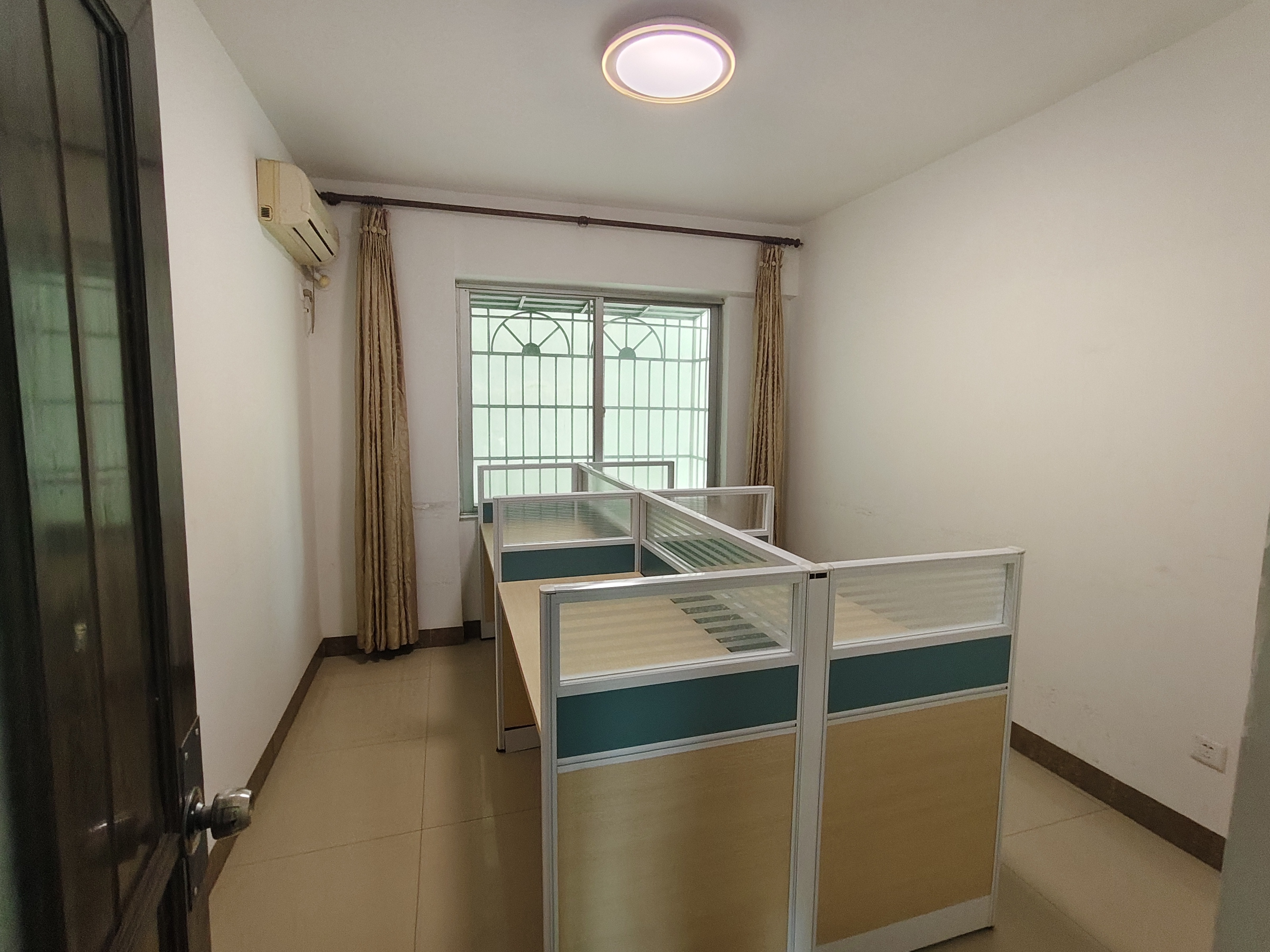 富豪大厦(富豪花园) 3室2厅2卫 2700.0元/月 富豪大厦(富豪花园) 3室2厅2卫 2700.0元/月室内图