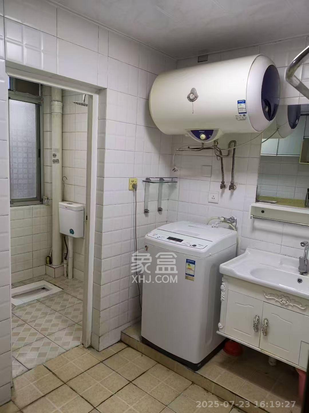 马王堆陶瓷城新合区  3室2厅1卫    2200.0元/月室内图