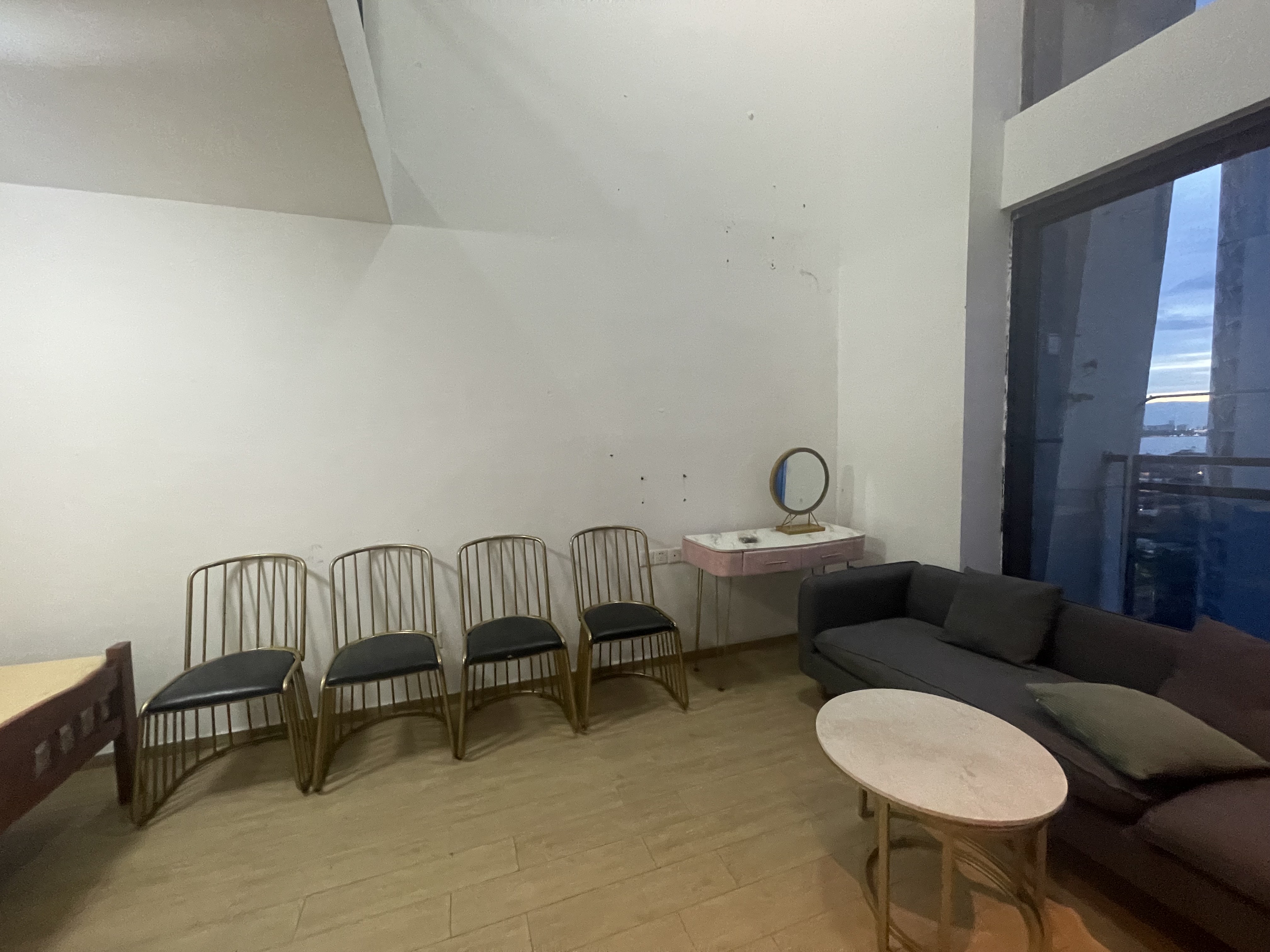 保利中央海岸一二期 1室1厅2卫 70.0万 保利中央海岸一二期 1室1厅2卫 70.0万客厅