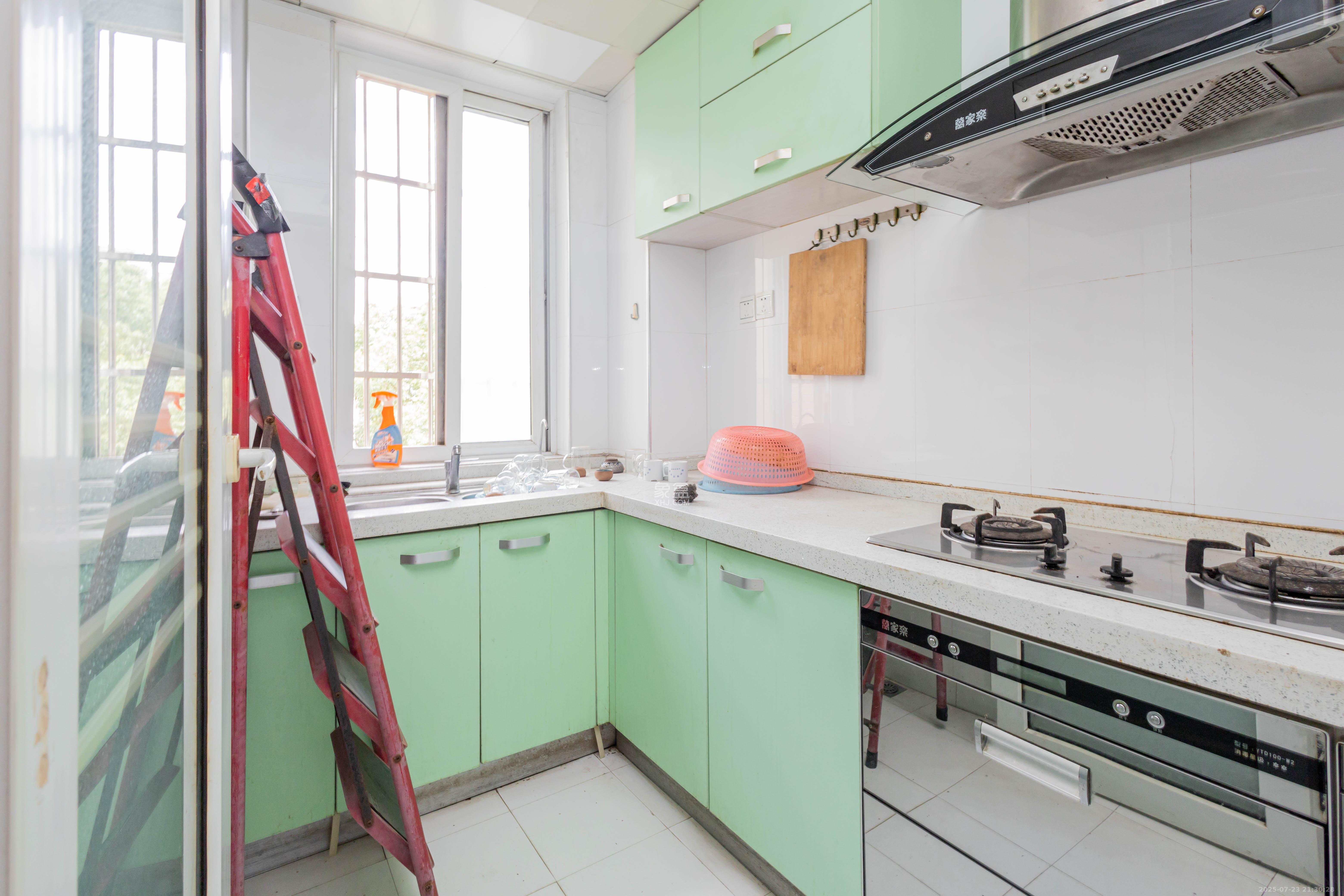 东岸锦城(东方人家)  3室2厅1卫   52.00万 东岸锦城(东方人家)  3室2厅1卫   52.00万厨房