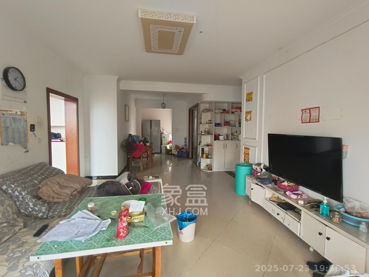 凯富南方鑫城 4室2厅2卫 2500.0元/月 凯富南方鑫城 4室2厅2卫 2500.0元/月室内图