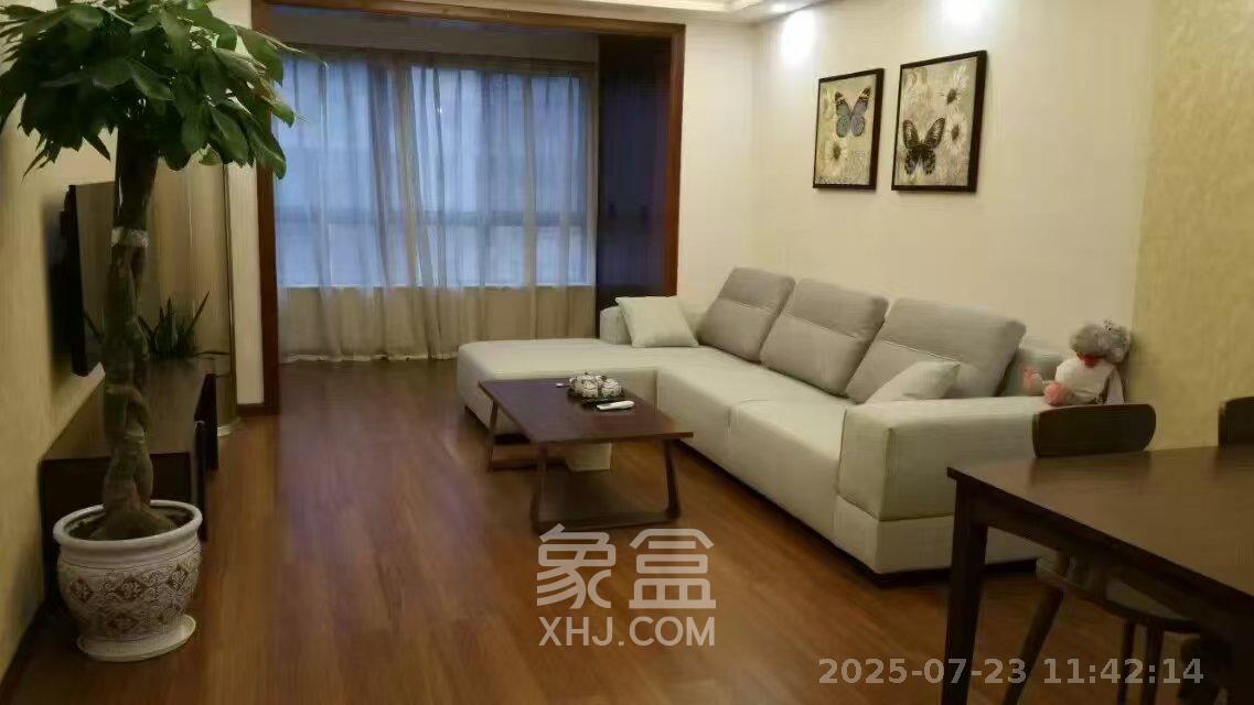 长房时代城  4室2厅1卫   3000.00元/月