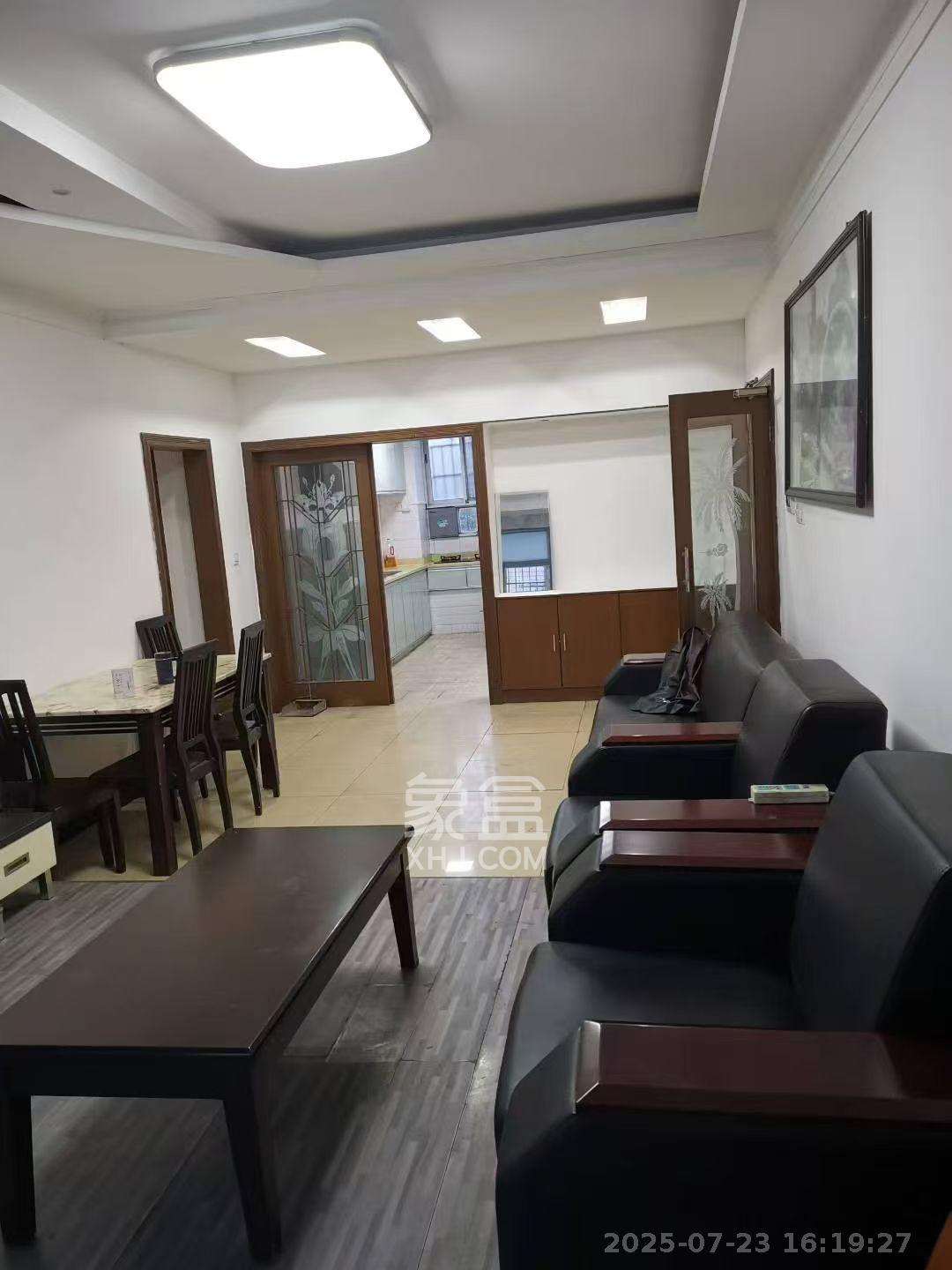 马王堆陶瓷城新合区 3室2厅1卫 2200.0元/月 马王堆陶瓷城新合区 3室2厅1卫 2200.0元/月室内图