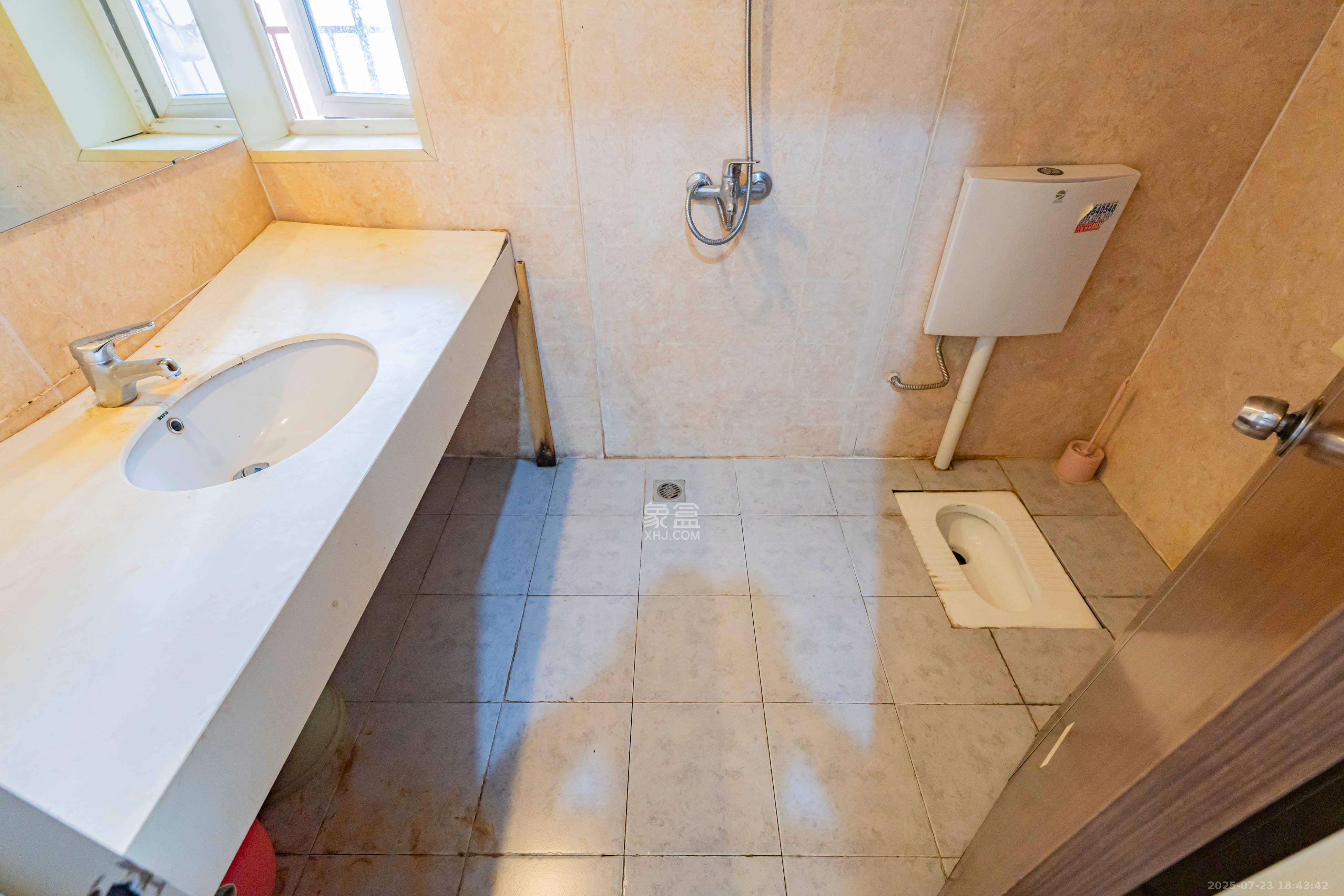 福泽园  2室2厅1卫    59.0万卫生间