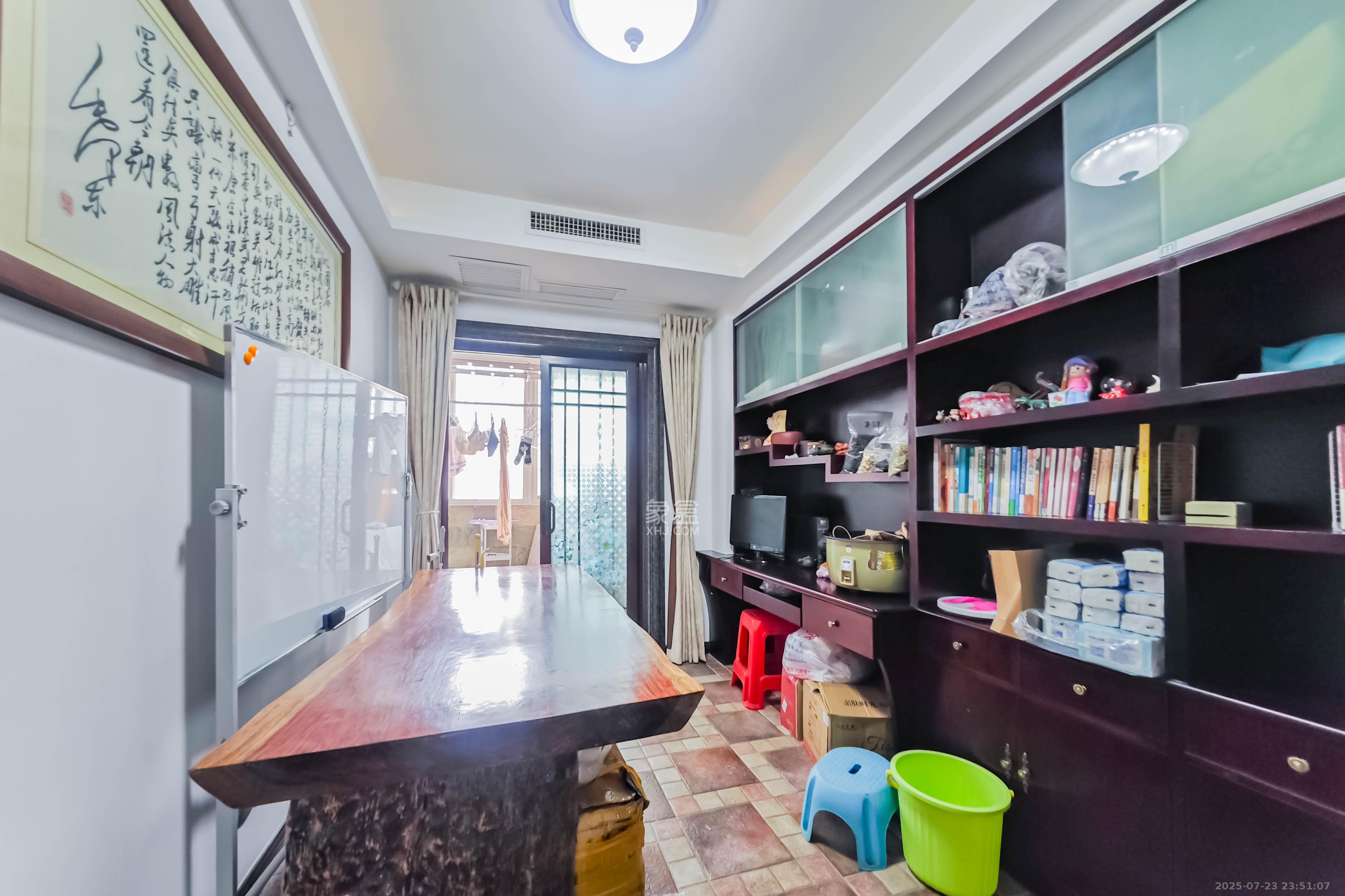 城市山水豪园(山水城市风景) 4室2厅2卫 113.0万 城市山水豪园(山水城市风景) 4室2厅2卫 113.0万卧室