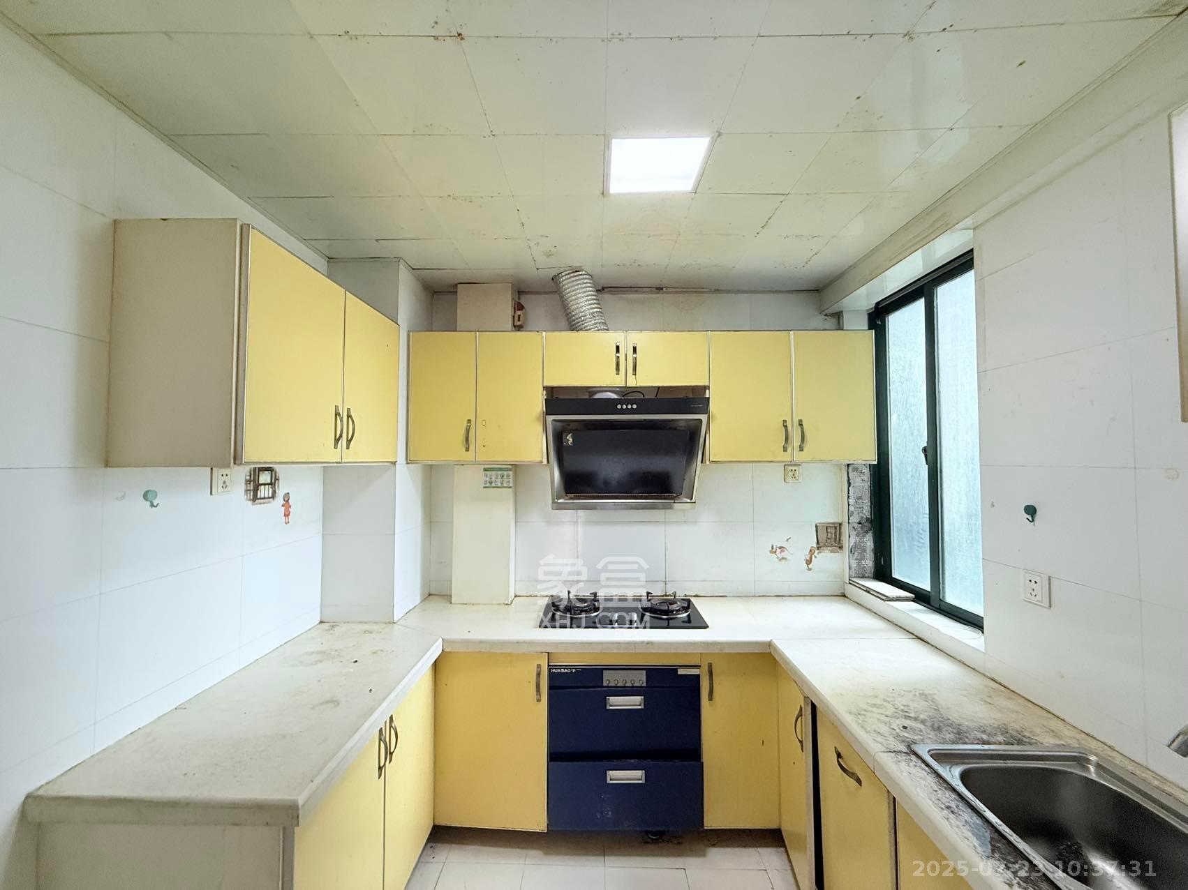 华盛新外滩  3室2厅2卫    3100.0元/月室内图