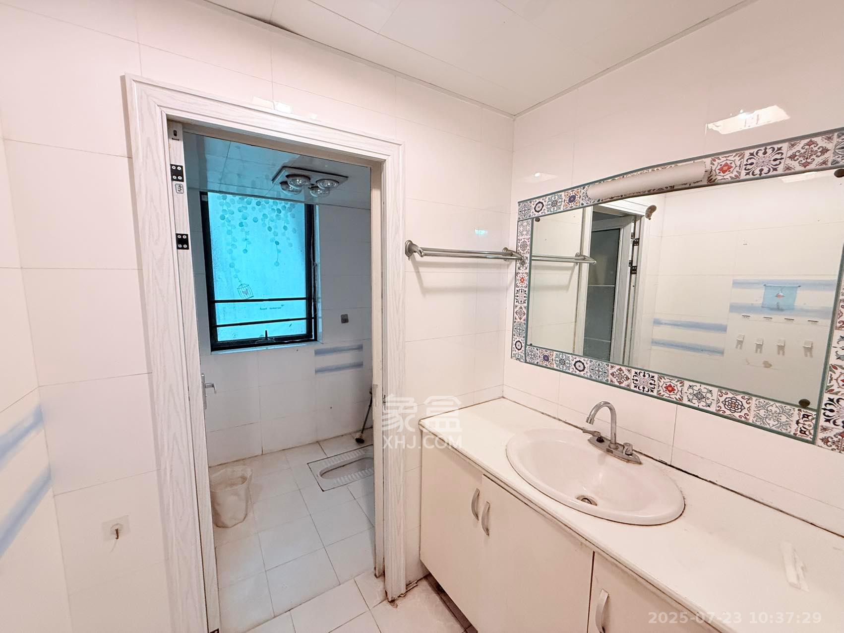 华盛新外滩  3室2厅2卫    3100.0元/月室内图