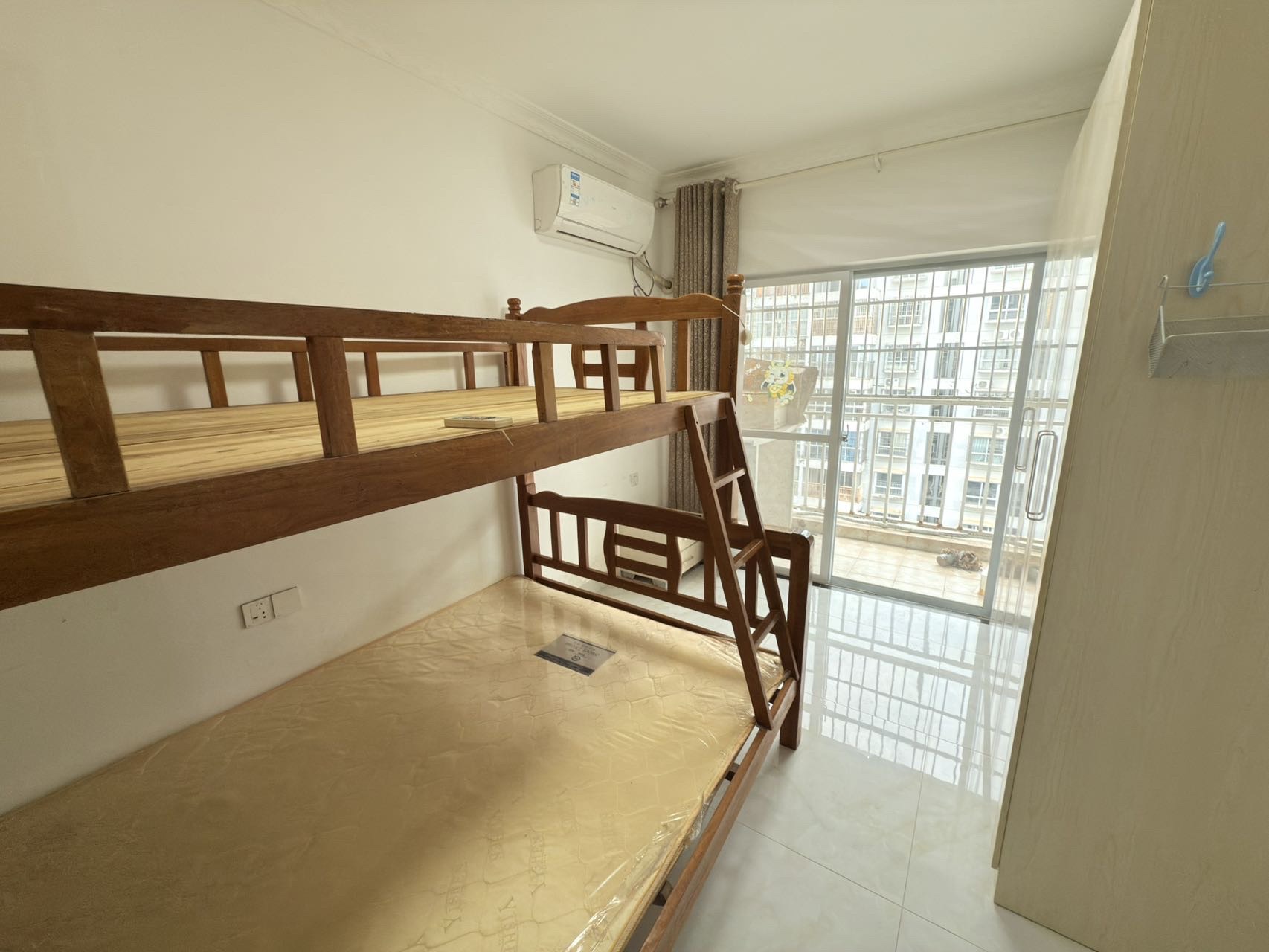 海航城 2室1厅1卫 2000.00元/月 海航城 2室1厅1卫 2000.00元/月室内图