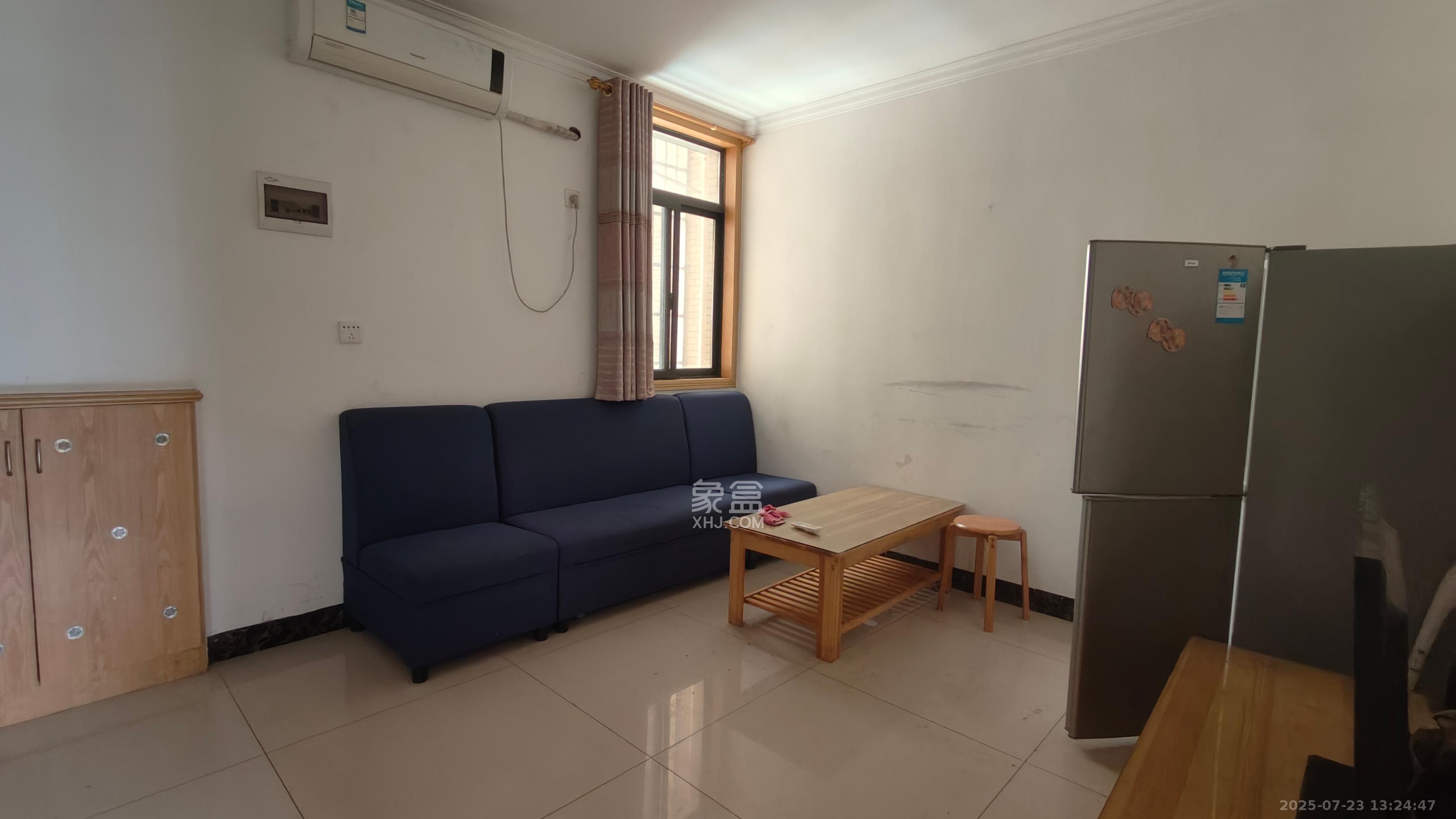 五星龙廻塘小区  1室0厅0卫    1200.0元/月 五星龙廻塘小区  1室0厅0卫    1200.0元/月室内图1