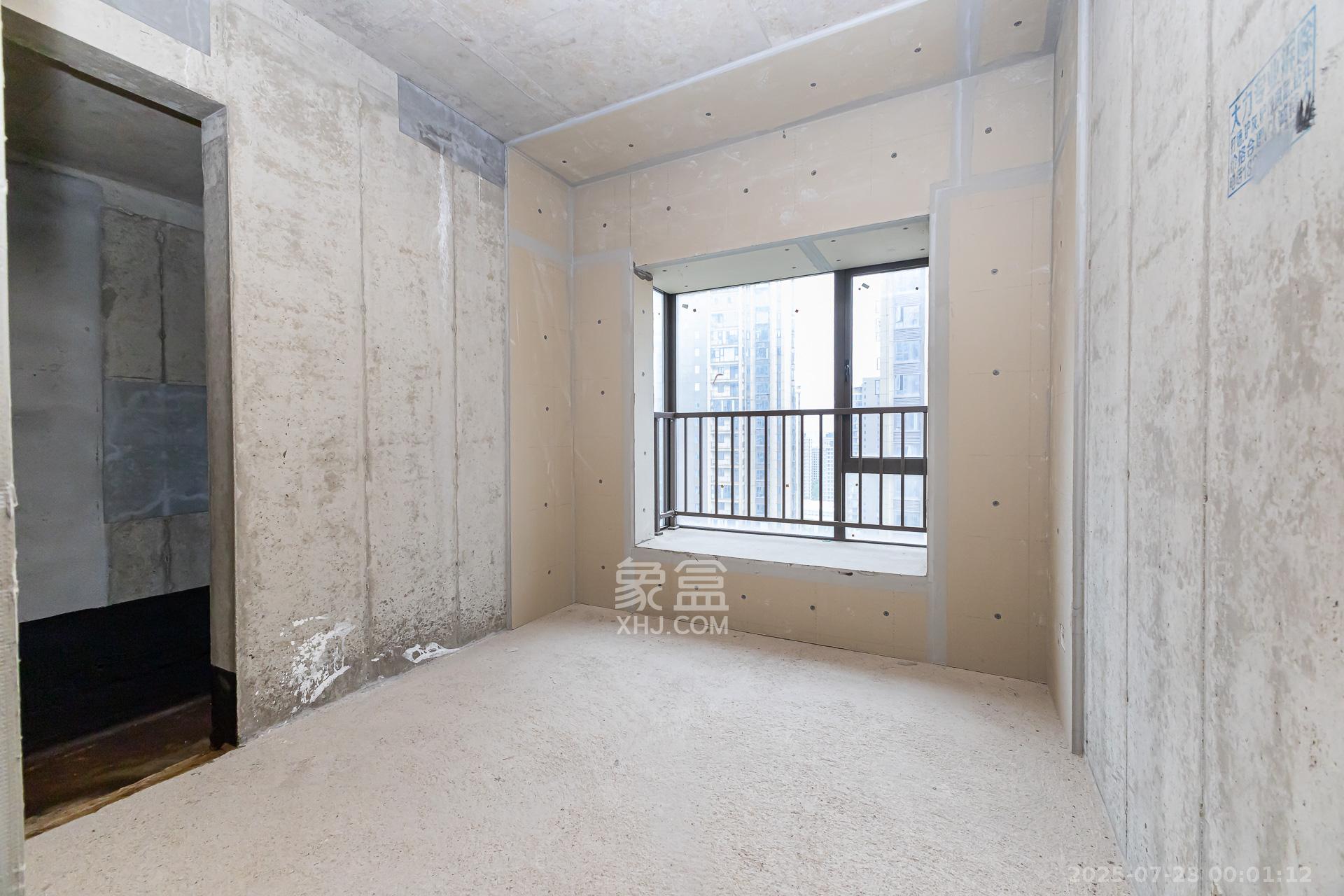 润和湘江天地E区 4室2厅3卫 160.0万 润和湘江天地E区 4室2厅3卫 160.0万卧室