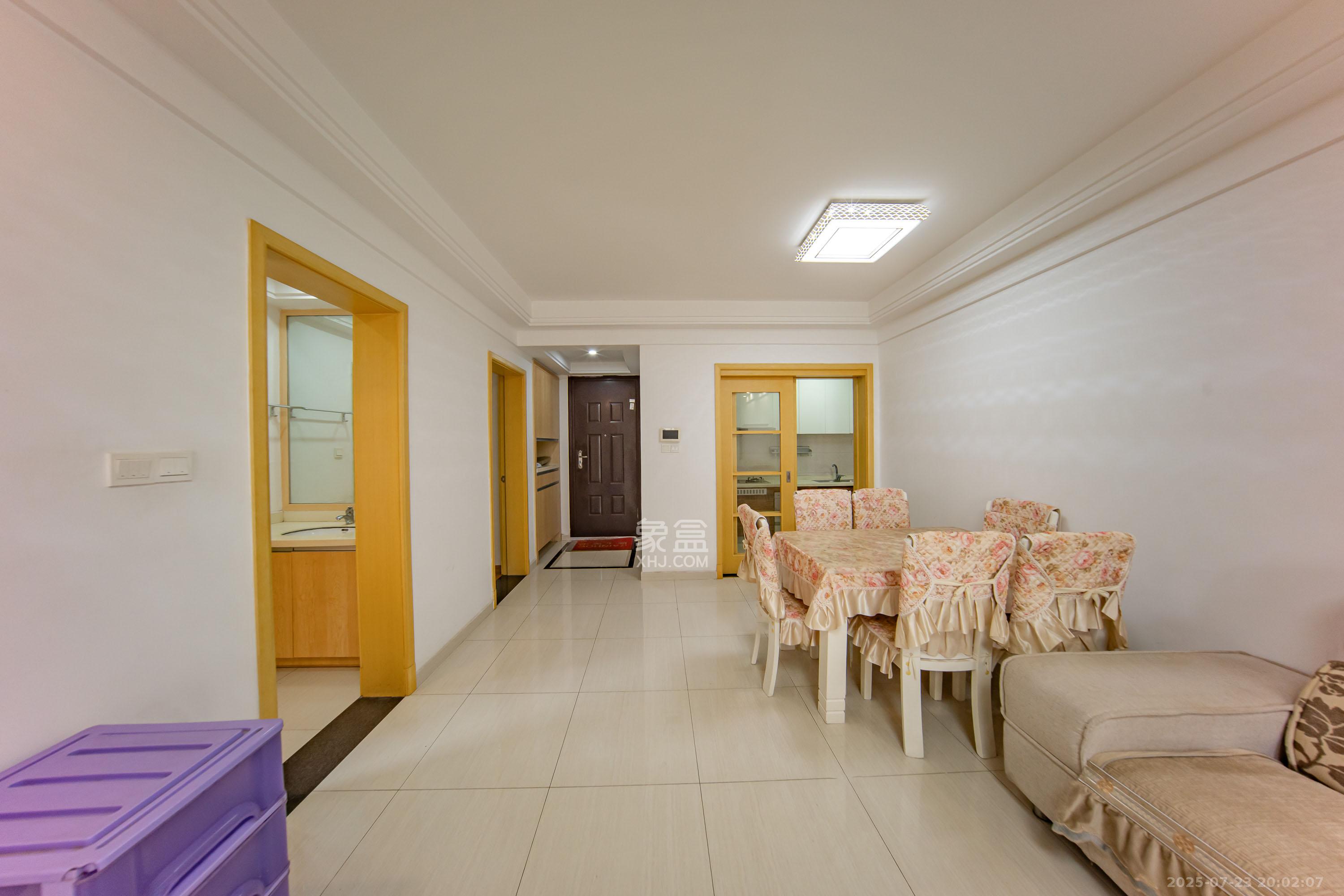 中海国际四期  3室2厅1卫    68.2万 中海国际四期  3室2厅1卫    68.2万客厅