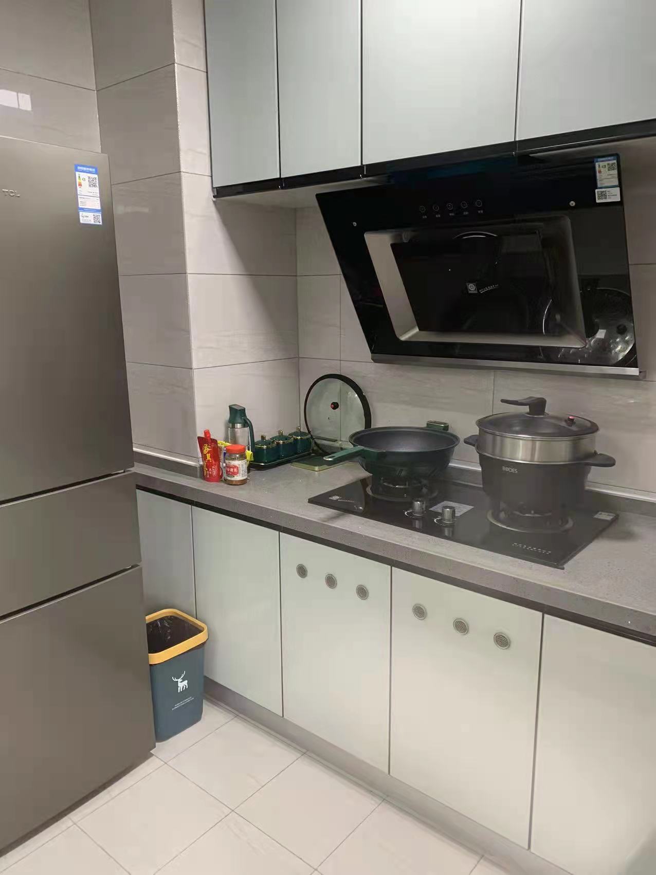 紫竹园  2室2厅1卫    3500.0元/月 紫竹园  2室2厅1卫    3500.0元/月室内图