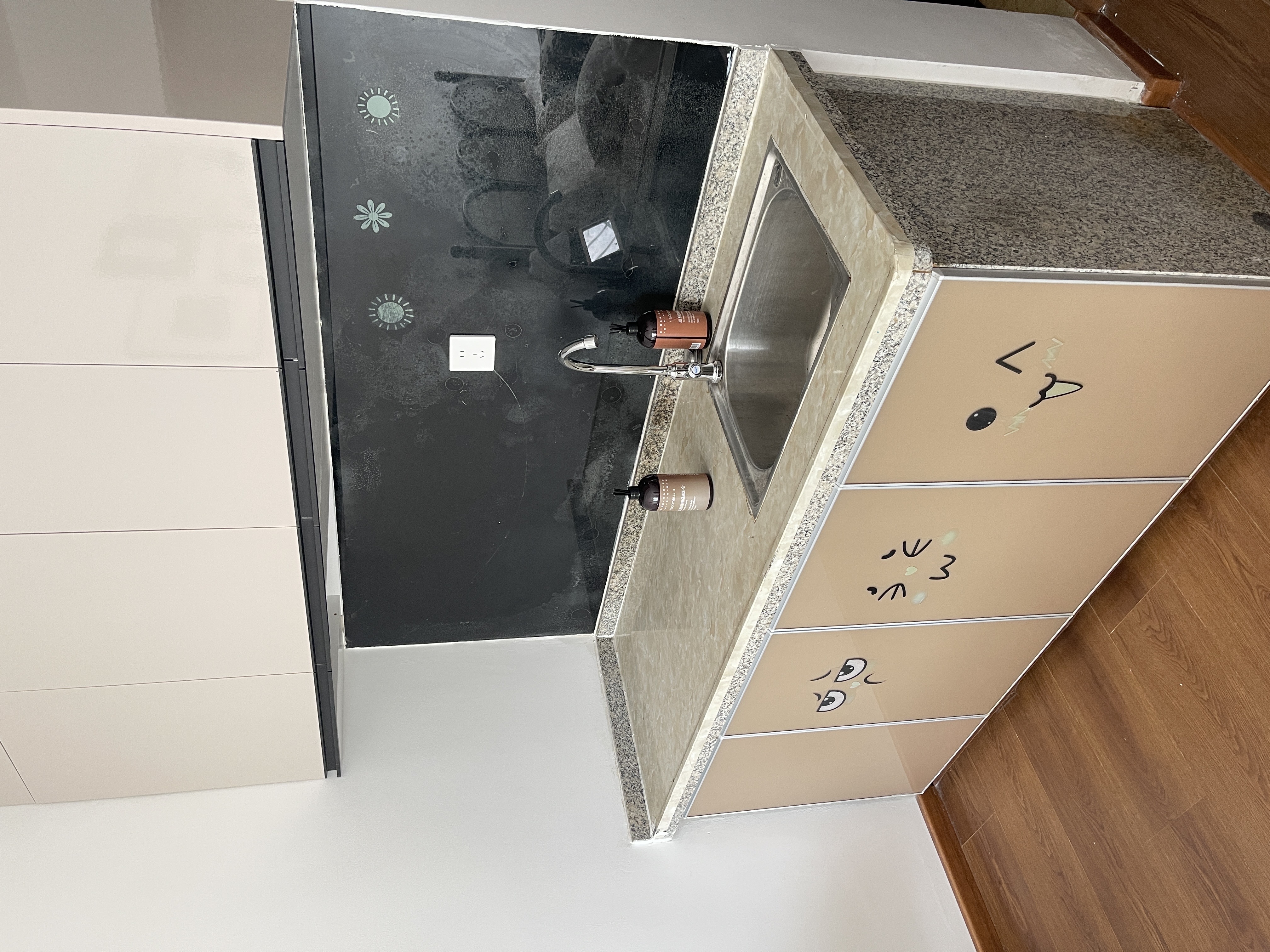 天骋康都 1室1厅1卫 1300.0元/月 天骋康都 1室1厅1卫 1300.0元/月室内图