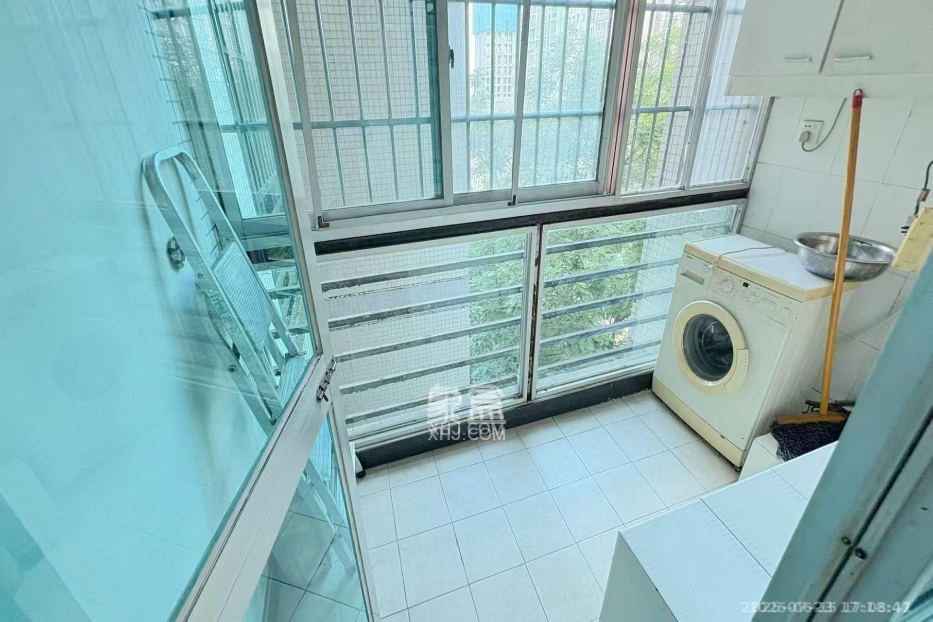 颐美园 3室2厅2卫 2600.0元/月 颐美园 3室2厅2卫 2600.0元/月室内图