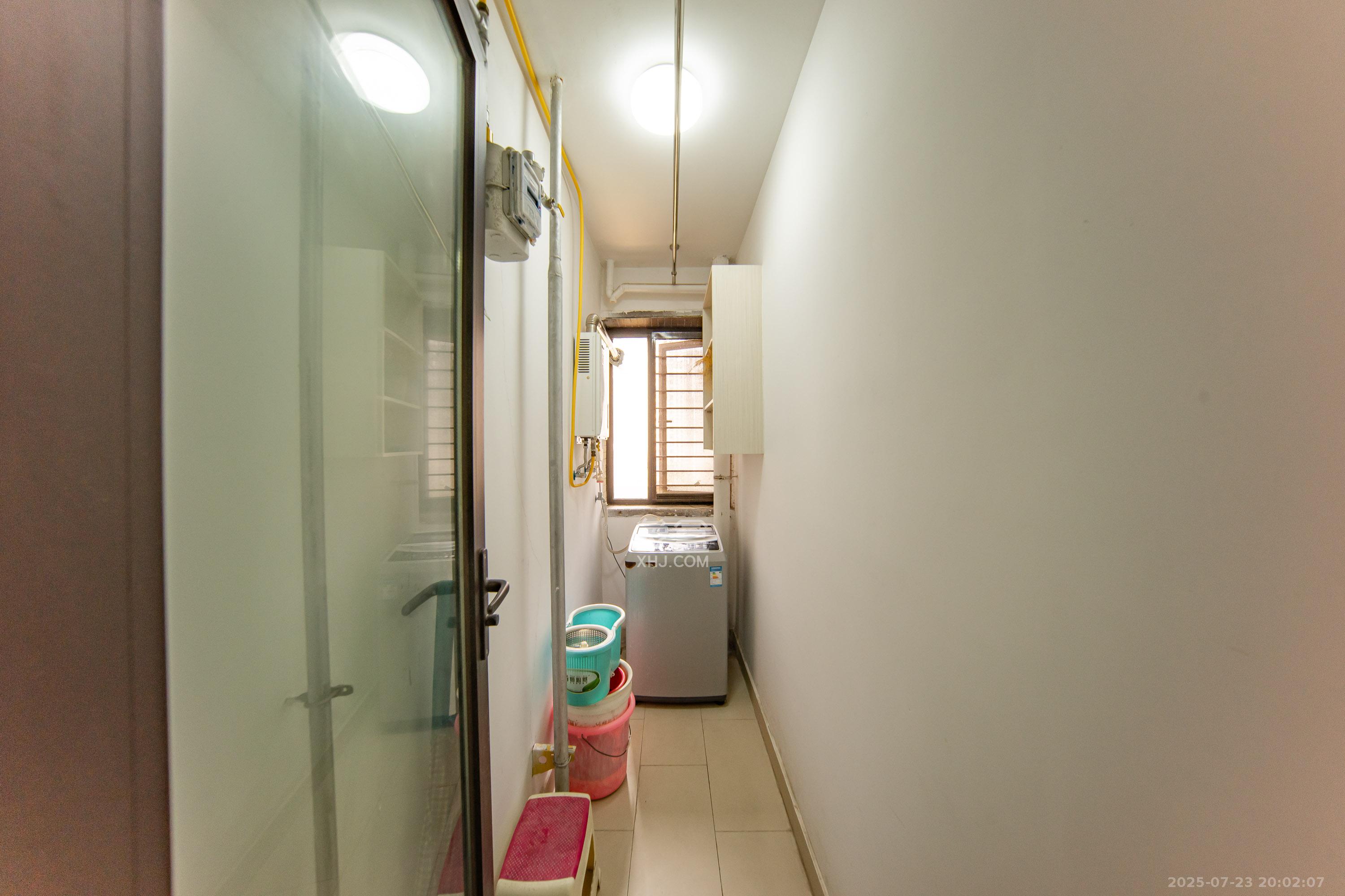 中海国际四期  3室2厅1卫    68.2万 中海国际四期  3室2厅1卫    68.2万阳台