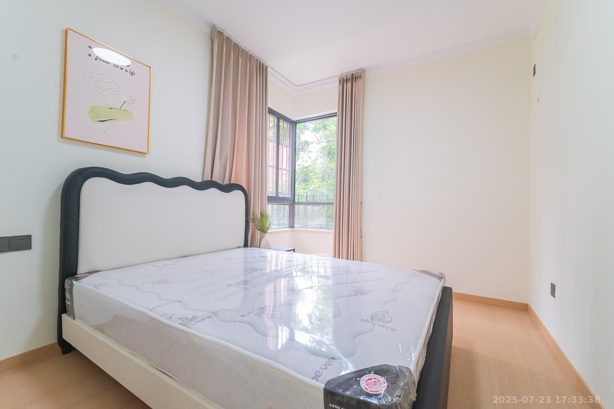 华润凤凰城二期  4室2厅1卫    82.8万卧室