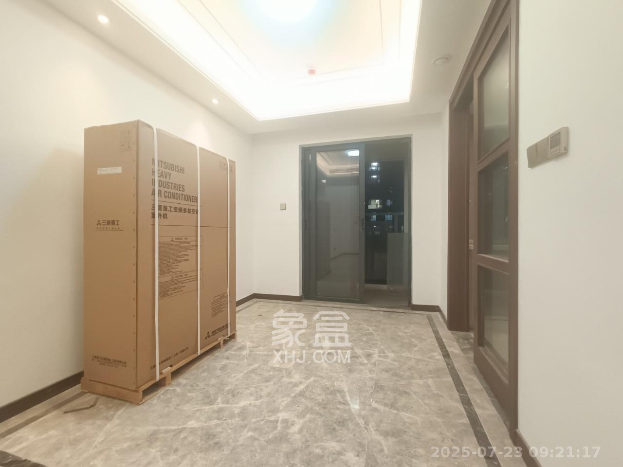 绿地长沙城际空间站(绿地新里佳苑) 5室2厅3卫 5500.0元/月 绿地长沙城际空间站(绿地新里佳苑) 5室2厅3卫 5500.0元/月室内图