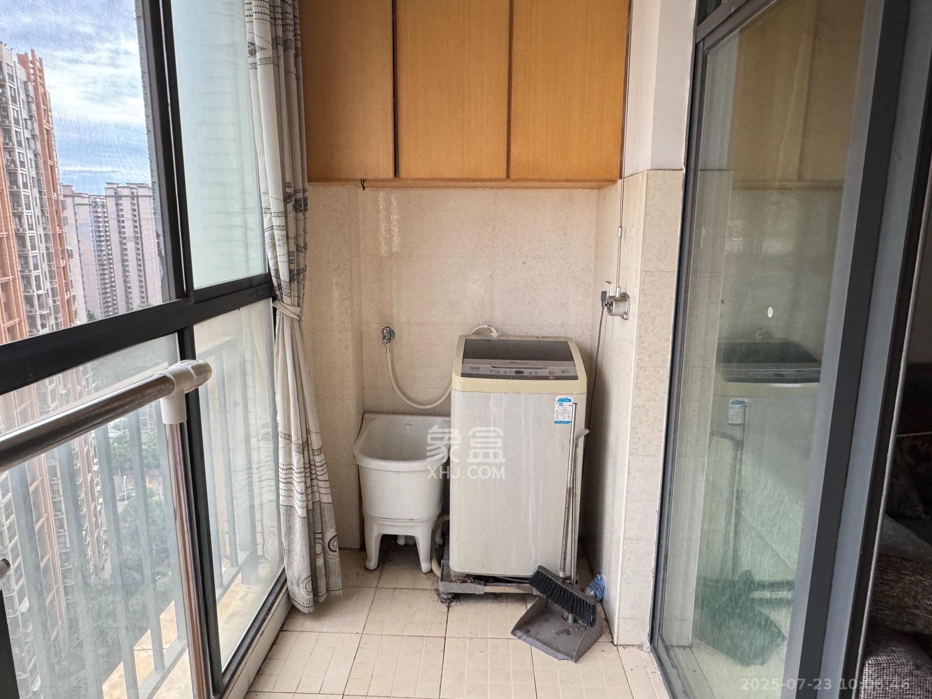 童话里  2室1厅1卫   2200.00元/月室内图