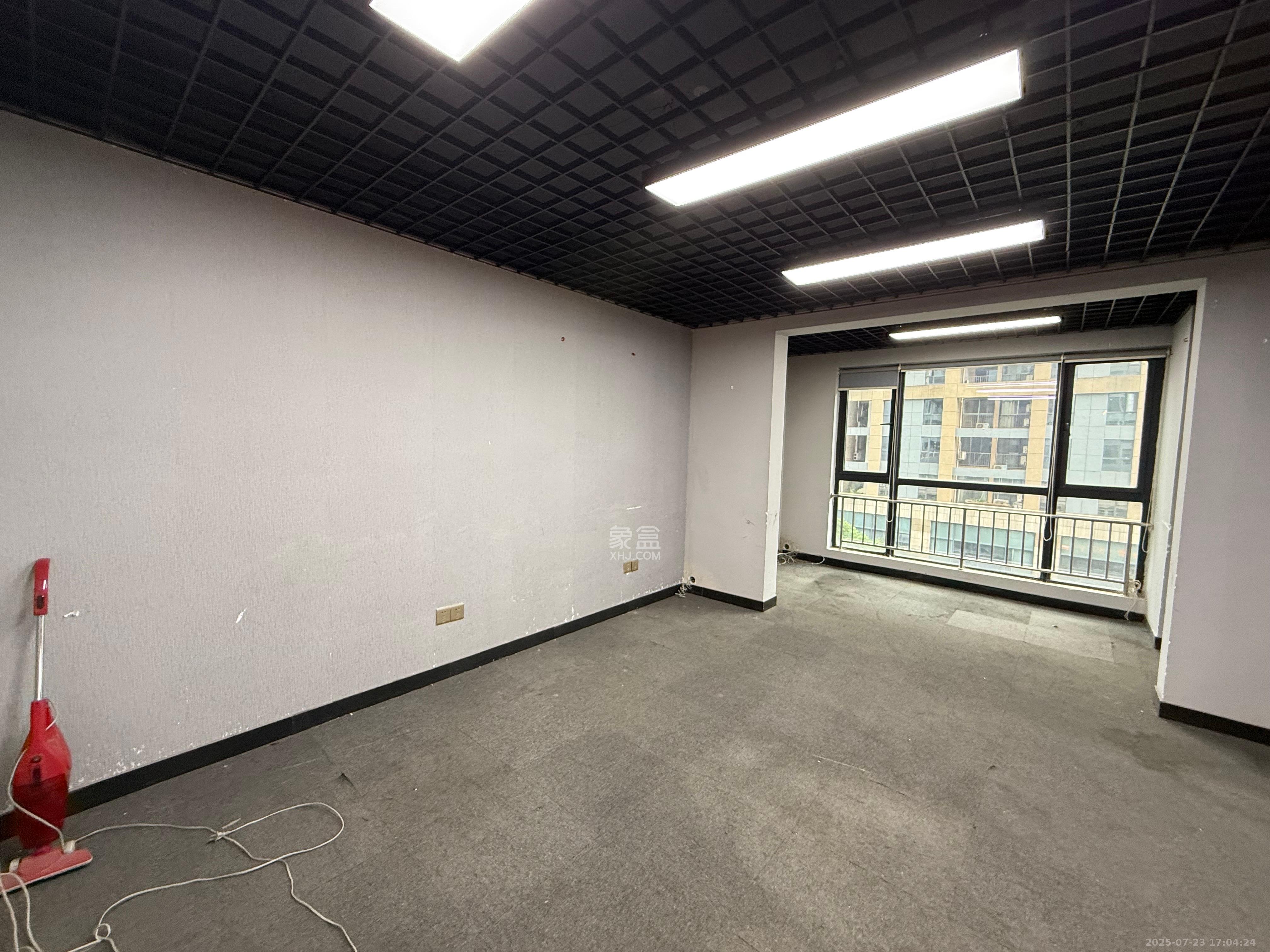 德思勤城市广场（宝格丽公寓）   100.0㎡      3400.0元/月室内图